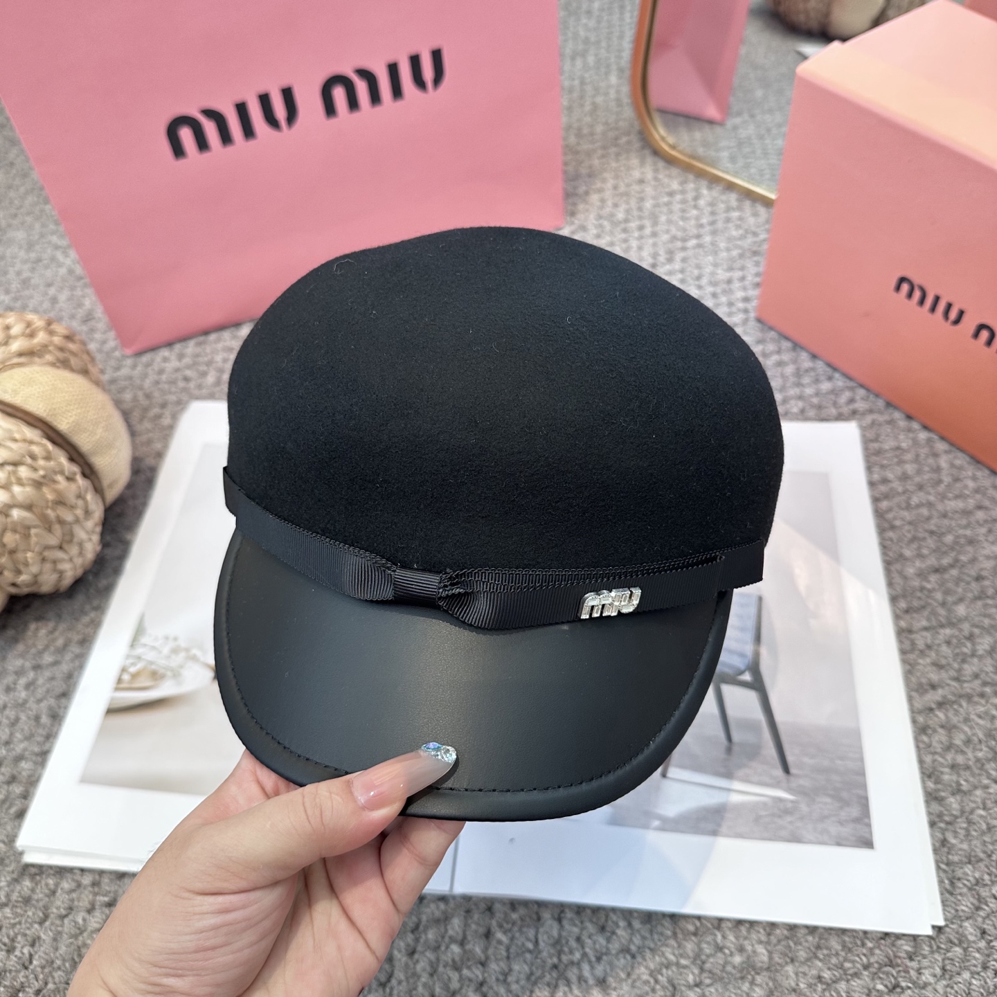  miumiu缪缪 新款蝴蝶结羊毛呢 女秋冬百搭辣妹个性显脸小 不挑人的帽型 