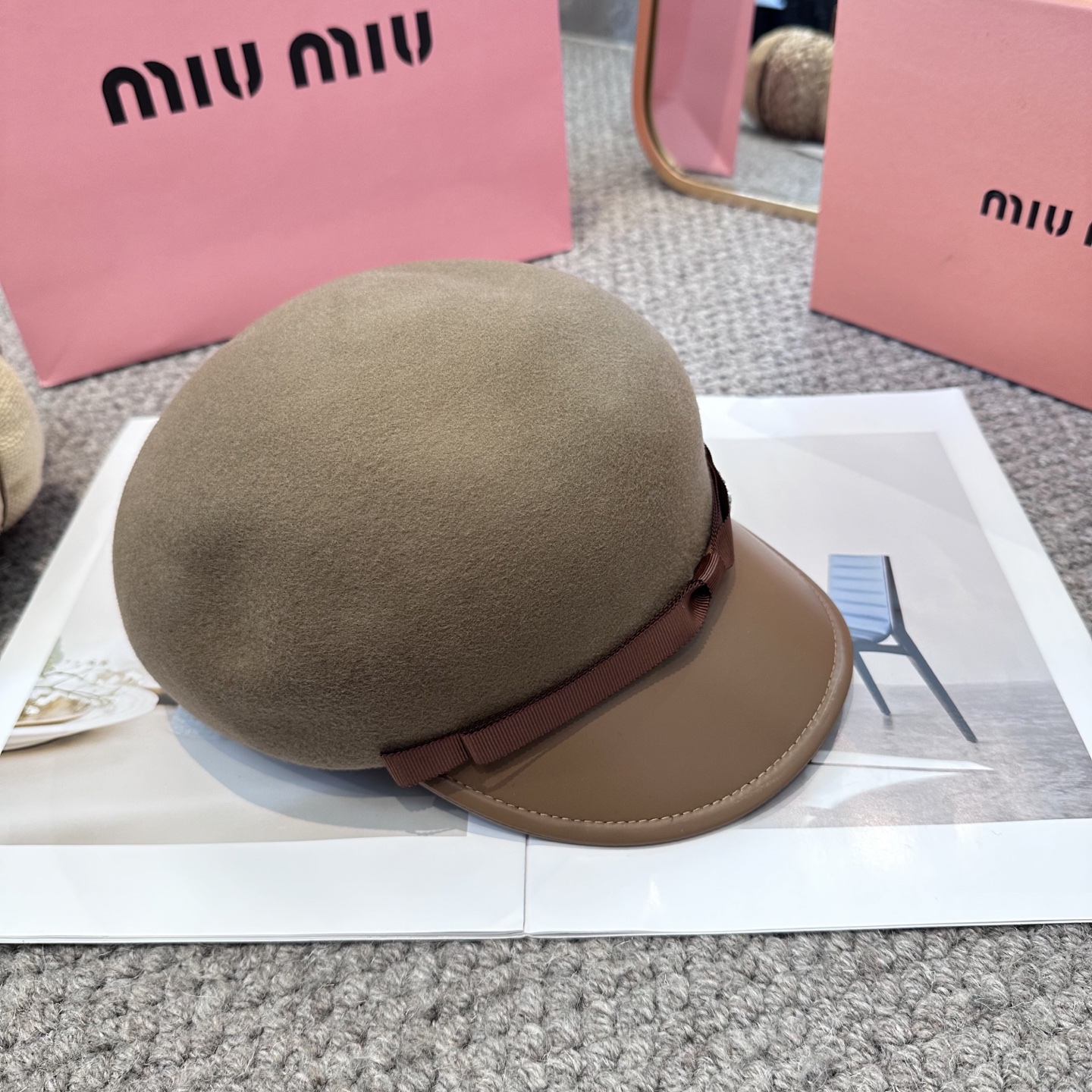  miumiu缪缪 新款蝴蝶结羊毛呢 女秋冬百搭辣妹个性显脸小 不挑人的帽型 