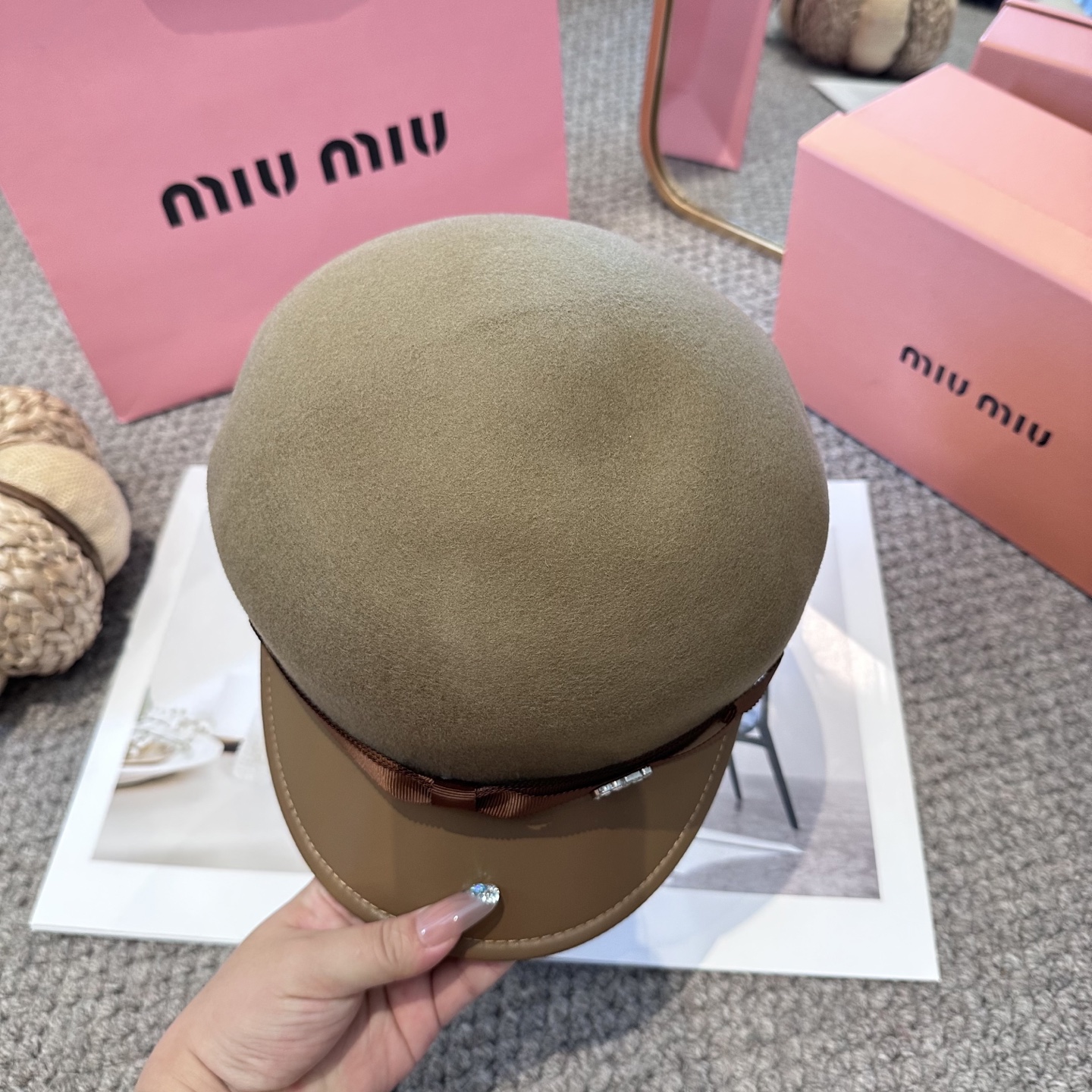  miumiu缪缪 新款蝴蝶结羊毛呢 女秋冬百搭辣妹个性显脸小 不挑人的帽型 