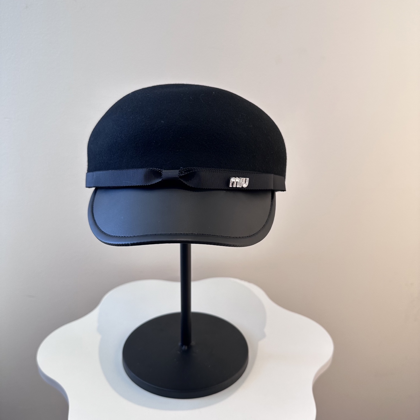  miumiu缪缪 新款蝴蝶结羊毛呢 女秋冬百搭辣妹个性显脸小 不挑人的帽型 