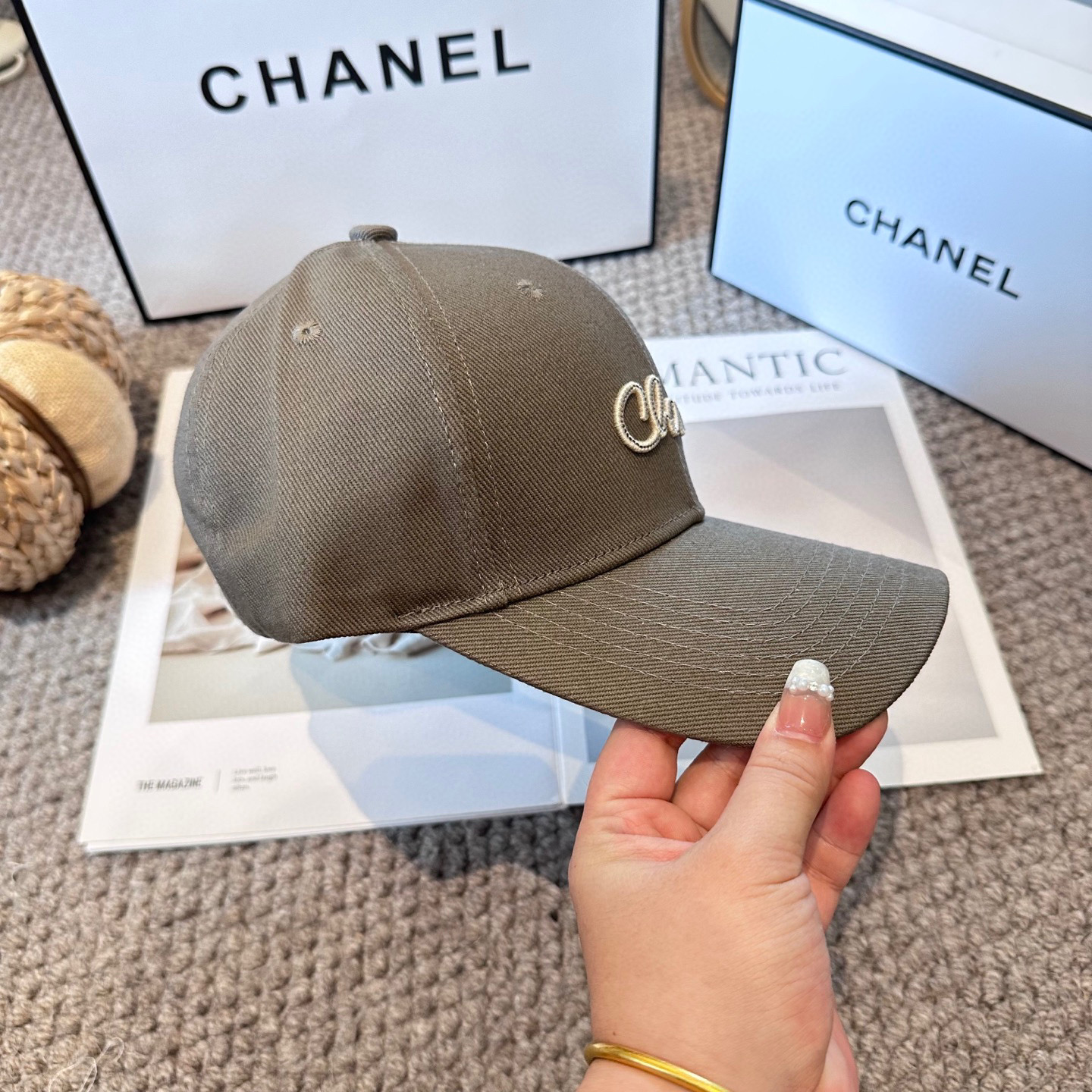   CHANEL香奈儿 新款简约刺绣logo棒球帽，新款出货，大牌款超好搭配，赶紧入手！