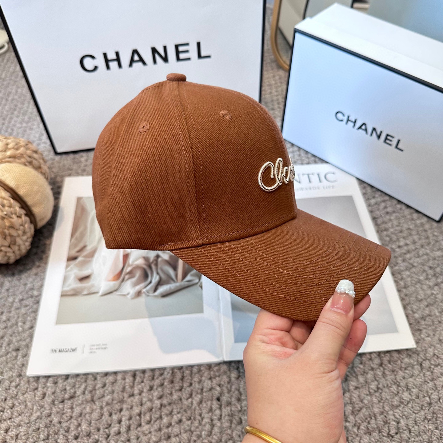   CHANEL香奈儿 新款简约刺绣logo棒球帽，新款出货，大牌款超好搭配，赶紧入手！