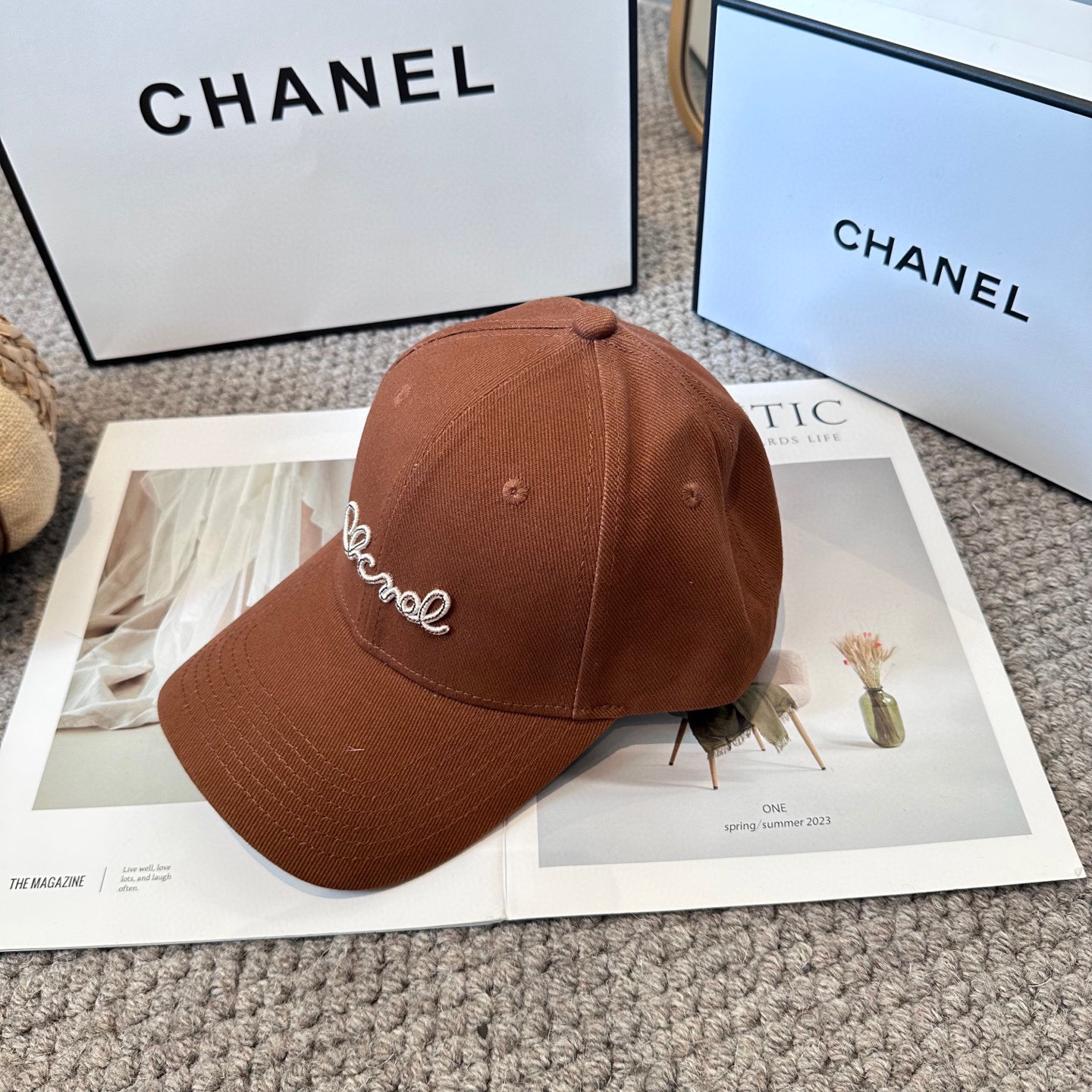   CHANEL香奈儿 新款简约刺绣logo棒球帽，新款出货，大牌款超好搭配，赶紧入手！