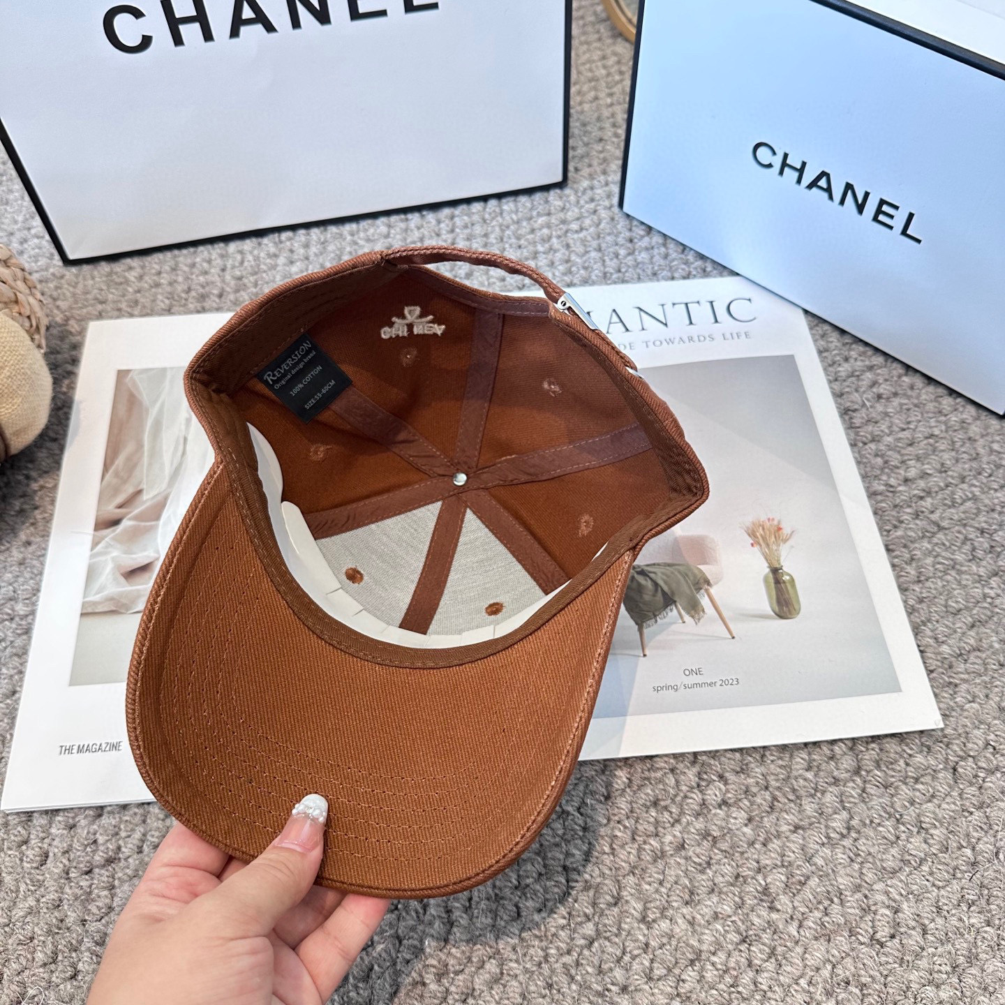   CHANEL香奈儿 新款简约刺绣logo棒球帽，新款出货，大牌款超好搭配，赶紧入手！