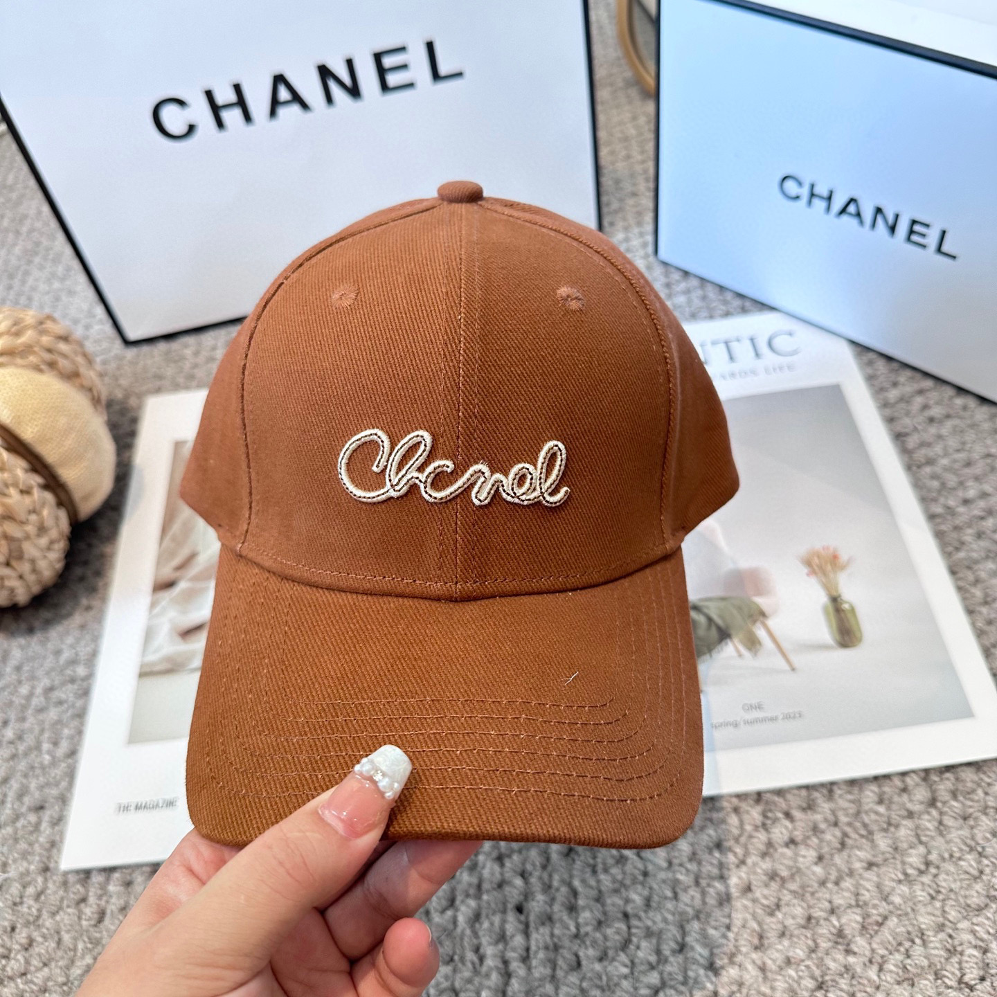   CHANEL香奈儿 新款简约刺绣logo棒球帽，新款出货，大牌款超好搭配，赶紧入手！