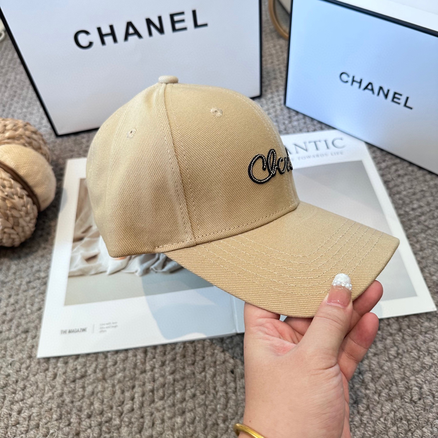   CHANEL香奈儿 新款简约刺绣logo棒球帽，新款出货，大牌款超好搭配，赶紧入手！