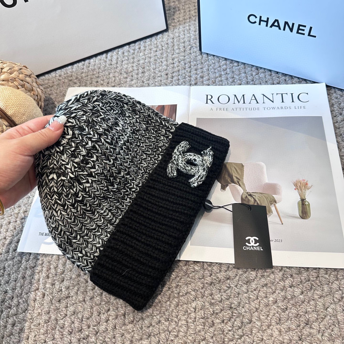 Chanel官网品质香奈儿秋冬网红时尚博主推荐款毛线帽，小红书爆款，手感超柔软舒适的针织线帽，弹性极佳！