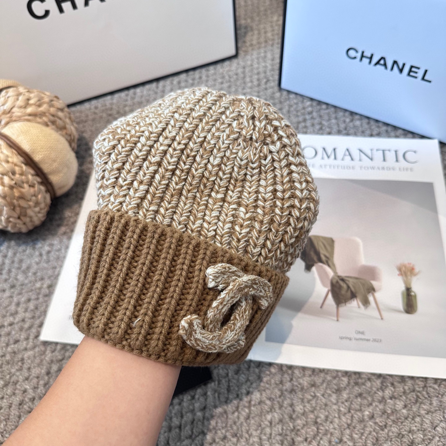 Chanel官网品质香奈儿秋冬网红时尚博主推荐款毛线帽，小红书爆款，手感超柔软舒适的针织线帽，弹性极佳！