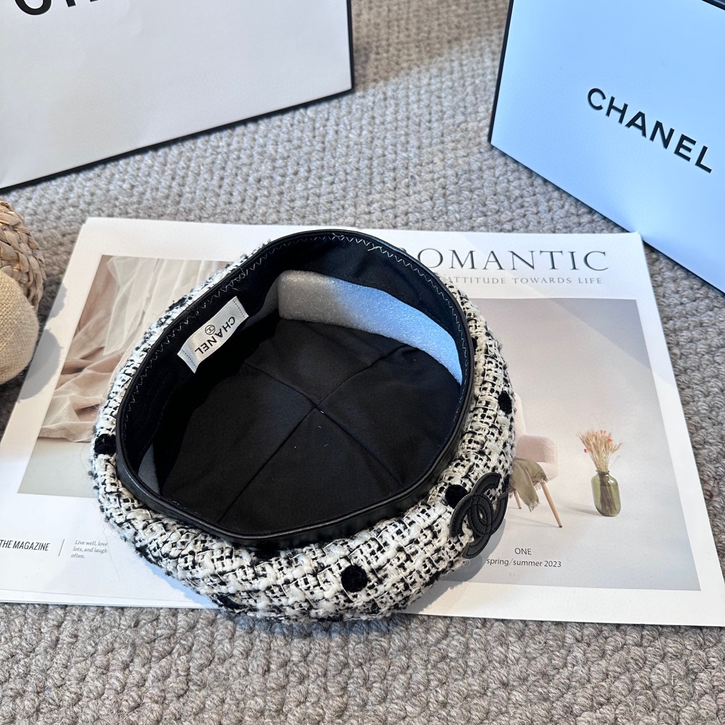  CHANEL香奈儿 新款皮革羊毛拼接贝雷帽女秋冬百搭辣妹个性显脸小 不挑人的帽型 