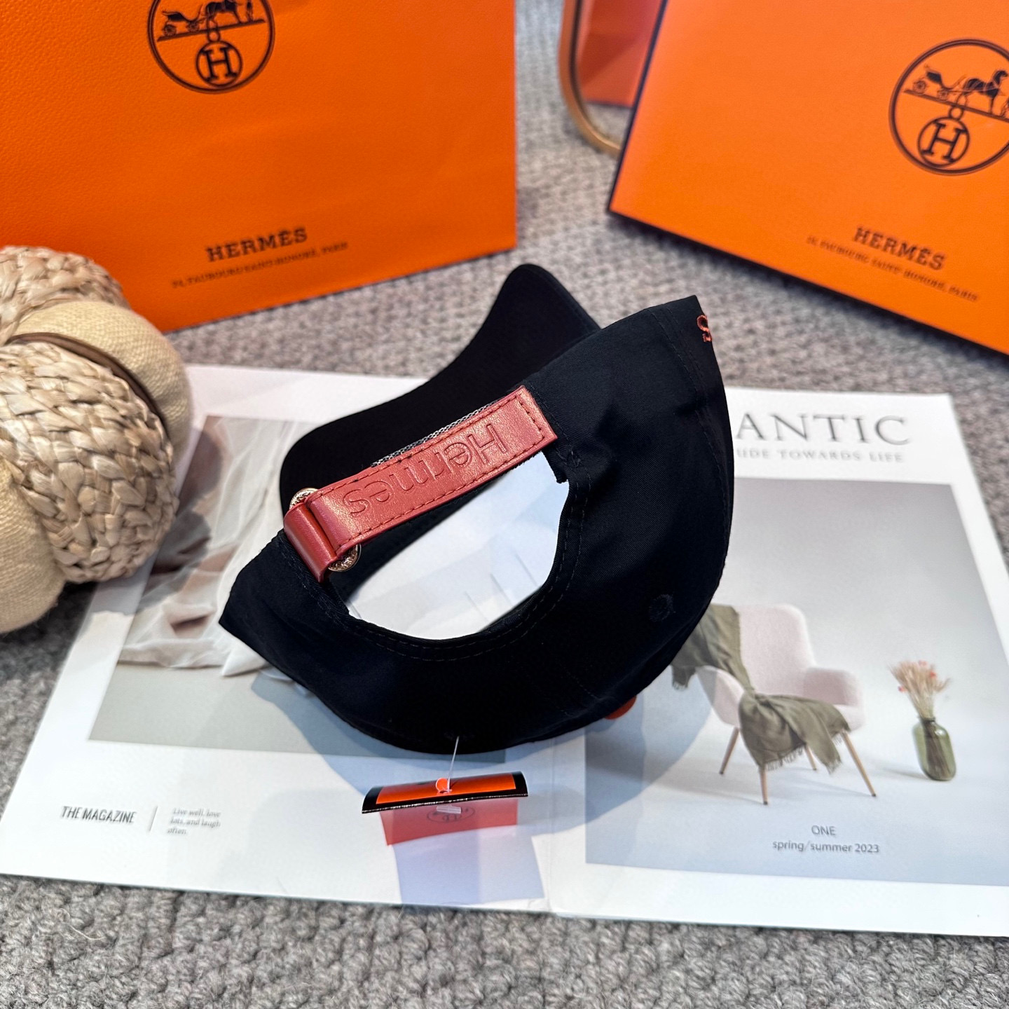  HERMÈS (爱马仕)最新款原单棒球帽 正品开模订制，做工细致，时尚帅气质量超赞！