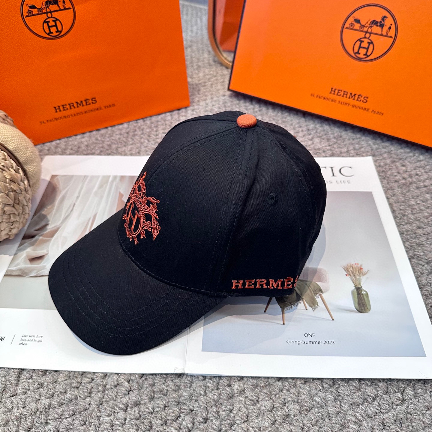  HERMÈS (爱马仕)最新款原单棒球帽 正品开模订制，做工细致，时尚帅气质量超赞！
