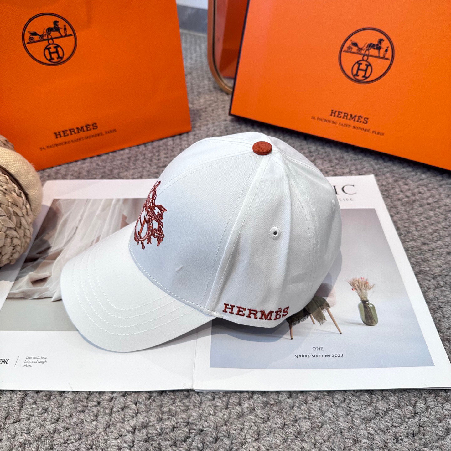  HERMÈS (爱马仕)最新款原单棒球帽 正品开模订制，做工细致，时尚帅气质量超赞！