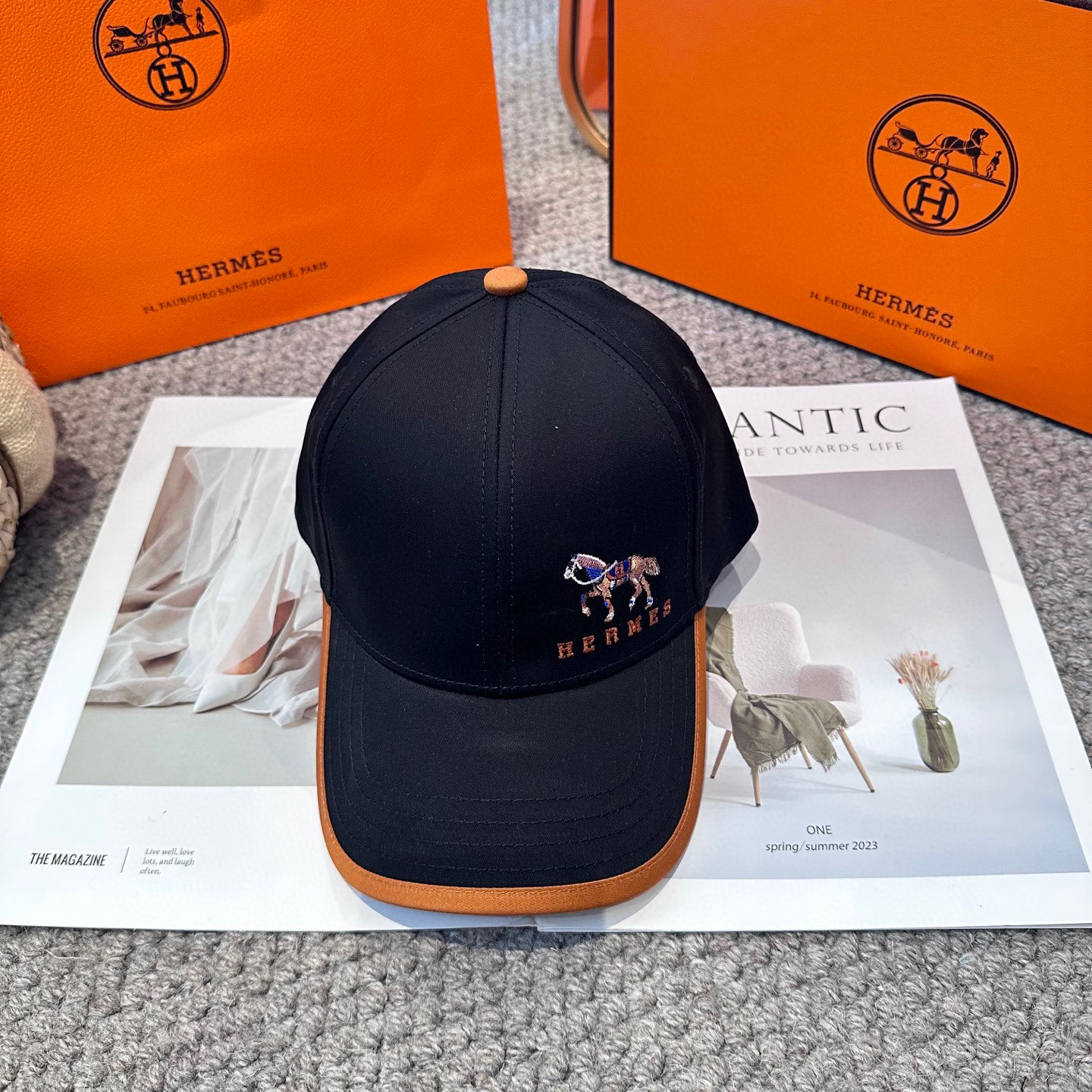  HERMÈS (爱马仕)最新款原单棒球帽 正品开模订制，做工细致，时尚帅气质量超赞！