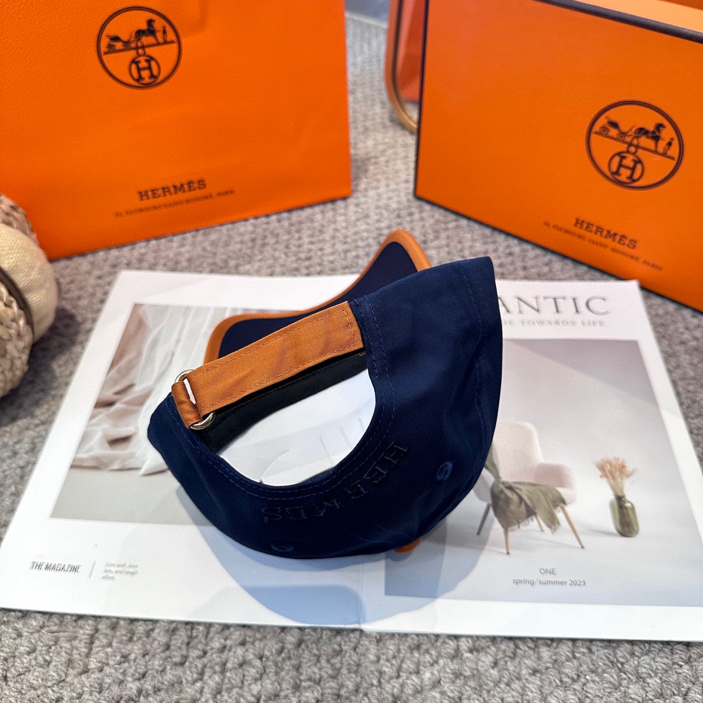  HERMÈS (爱马仕)最新款原单棒球帽 正品开模订制，做工细致，时尚帅气质量超赞！