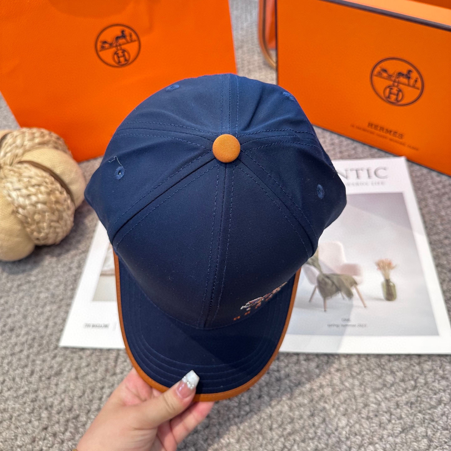  HERMÈS (爱马仕)最新款原单棒球帽 正品开模订制，做工细致，时尚帅气质量超赞！