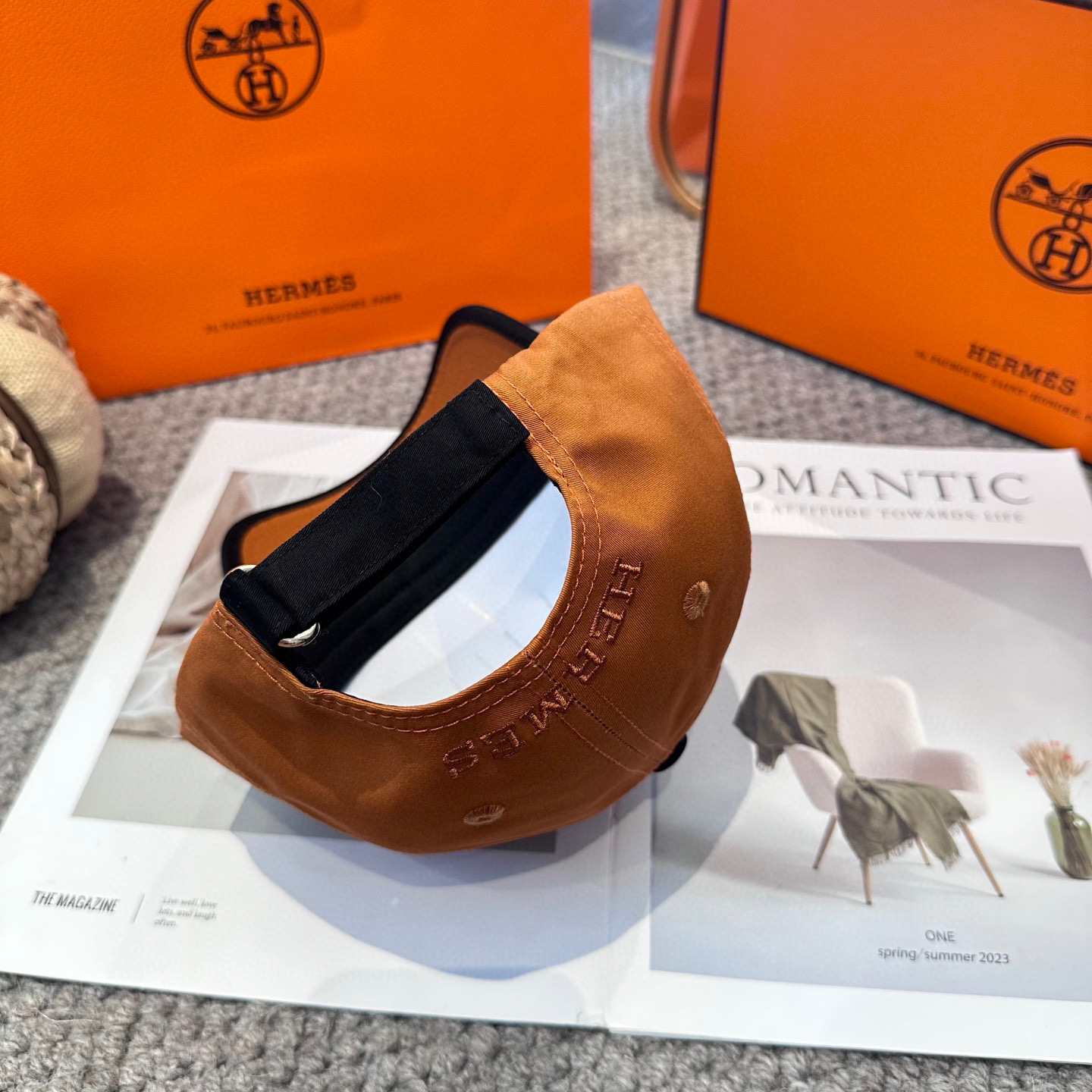  HERMÈS (爱马仕)最新款原单棒球帽 正品开模订制，做工细致，时尚帅气质量超赞！