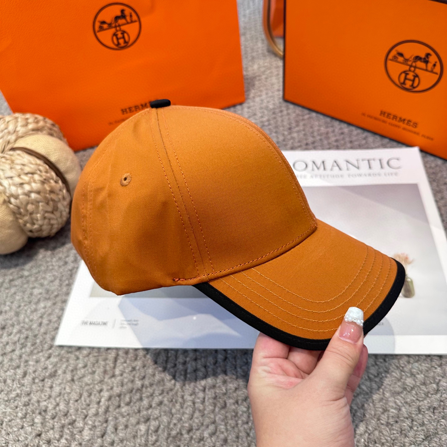  HERMÈS (爱马仕)最新款原单棒球帽 正品开模订制，做工细致，时尚帅气质量超赞！