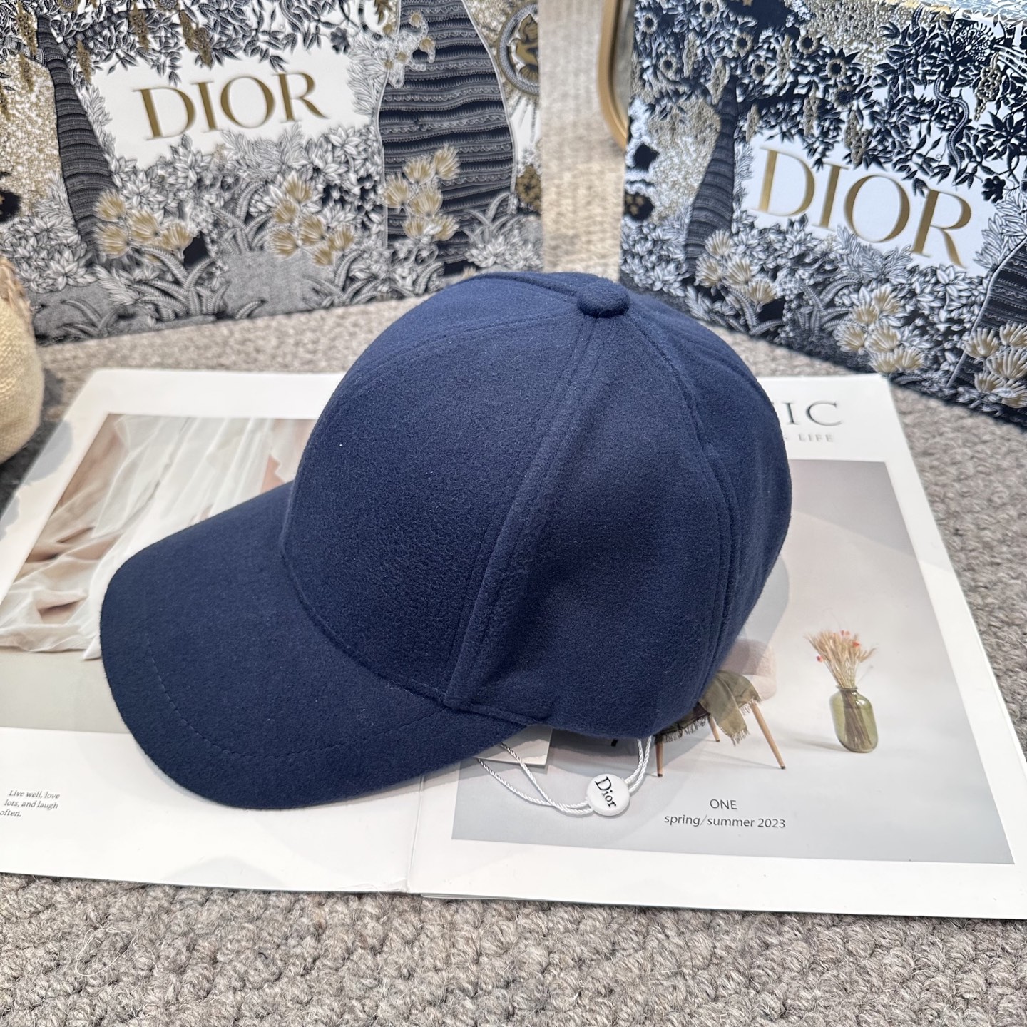 P68 DIOR迪奥 刺绣小蜜蜂
官网同步新款发布 D家棒球帽🧢超级火爆