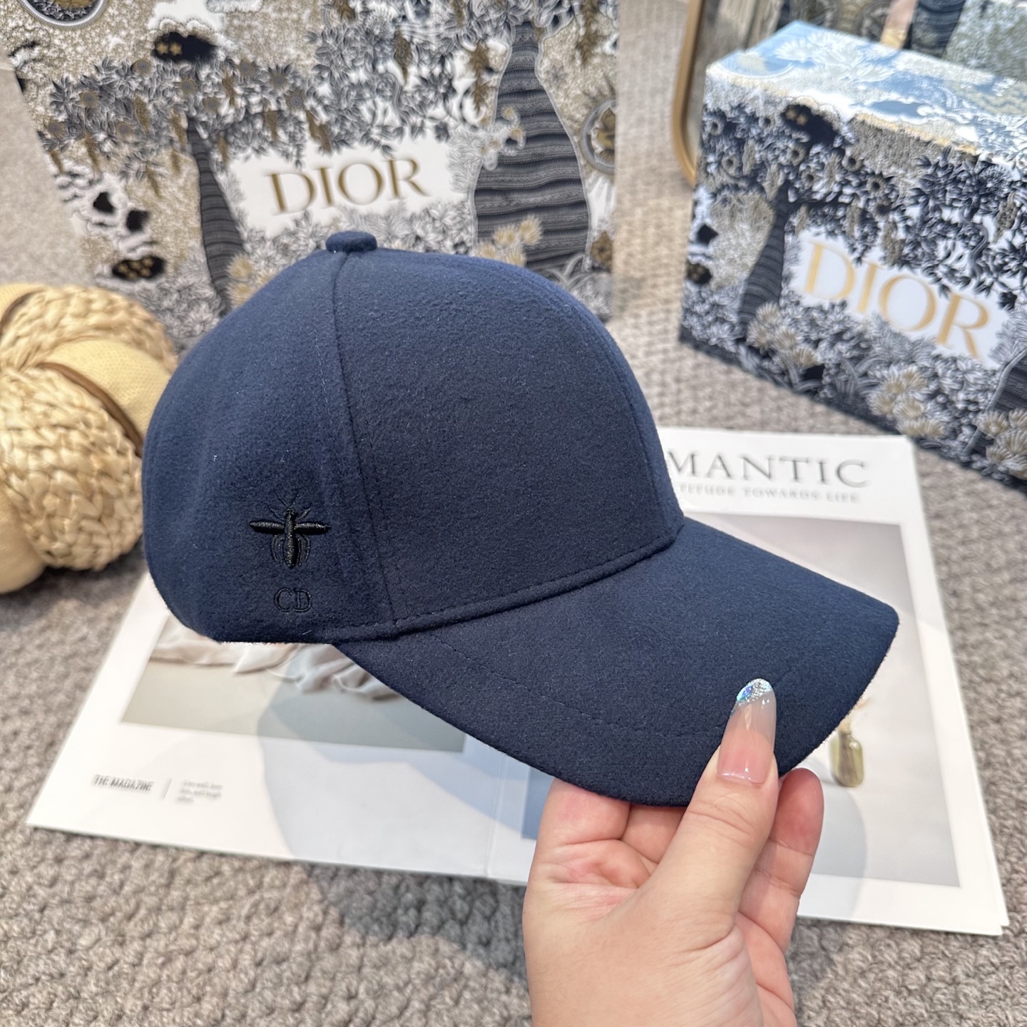 P68 DIOR迪奥 刺绣小蜜蜂
官网同步新款发布 D家棒球帽🧢超级火爆