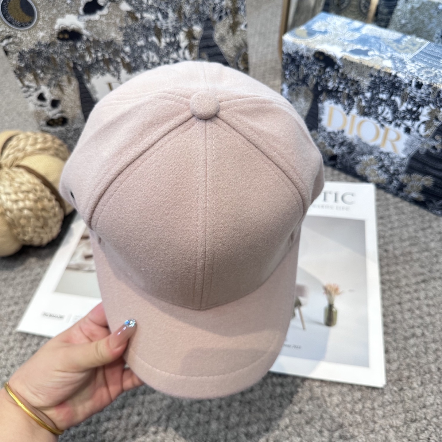 P68 DIOR迪奥 刺绣小蜜蜂
官网同步新款发布 D家棒球帽🧢超级火爆