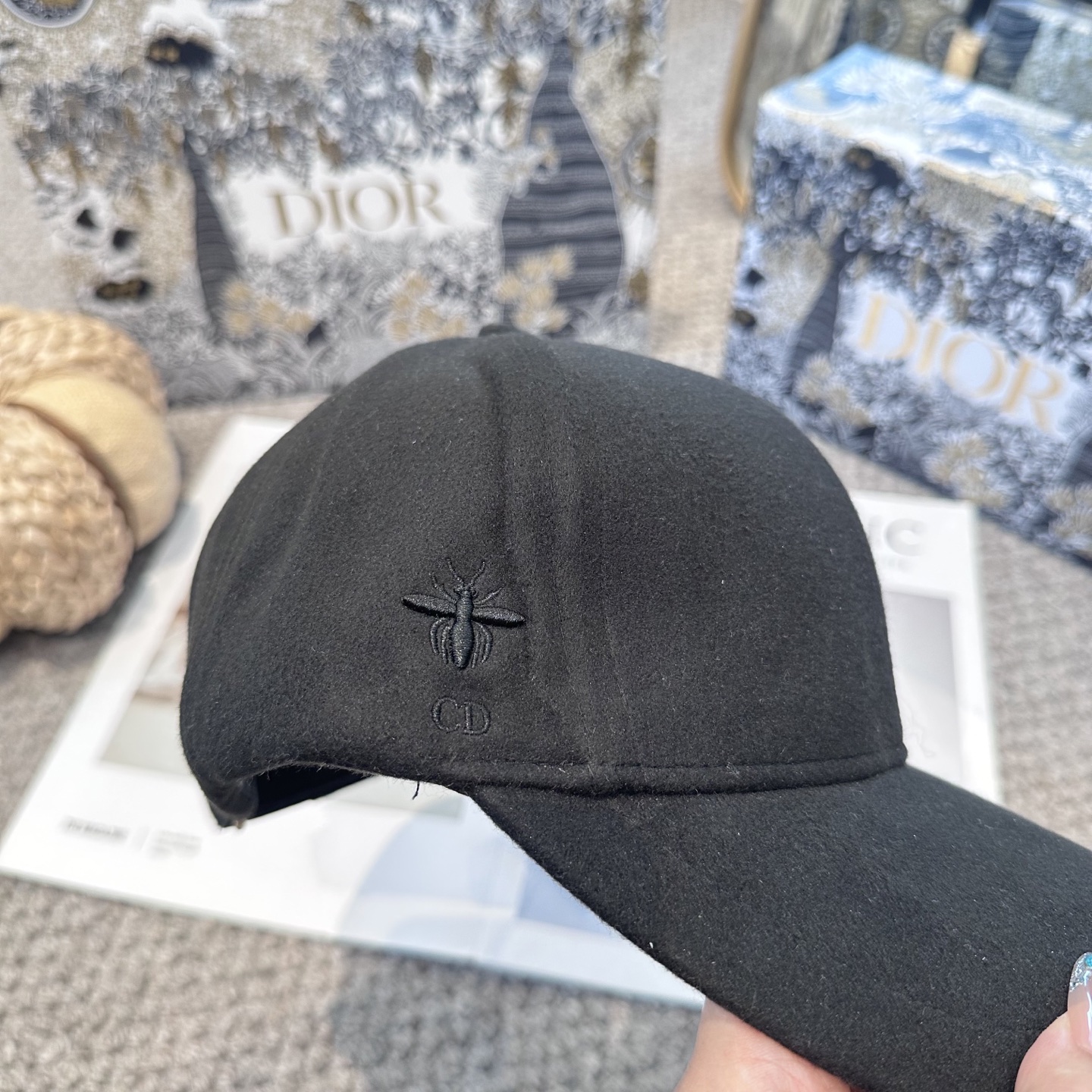 P68 DIOR迪奥 刺绣小蜜蜂
官网同步新款发布 D家棒球帽🧢超级火爆