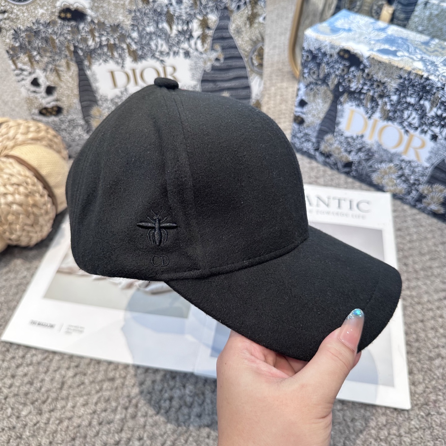 P68 DIOR迪奥 刺绣小蜜蜂
官网同步新款发布 D家棒球帽🧢超级火爆