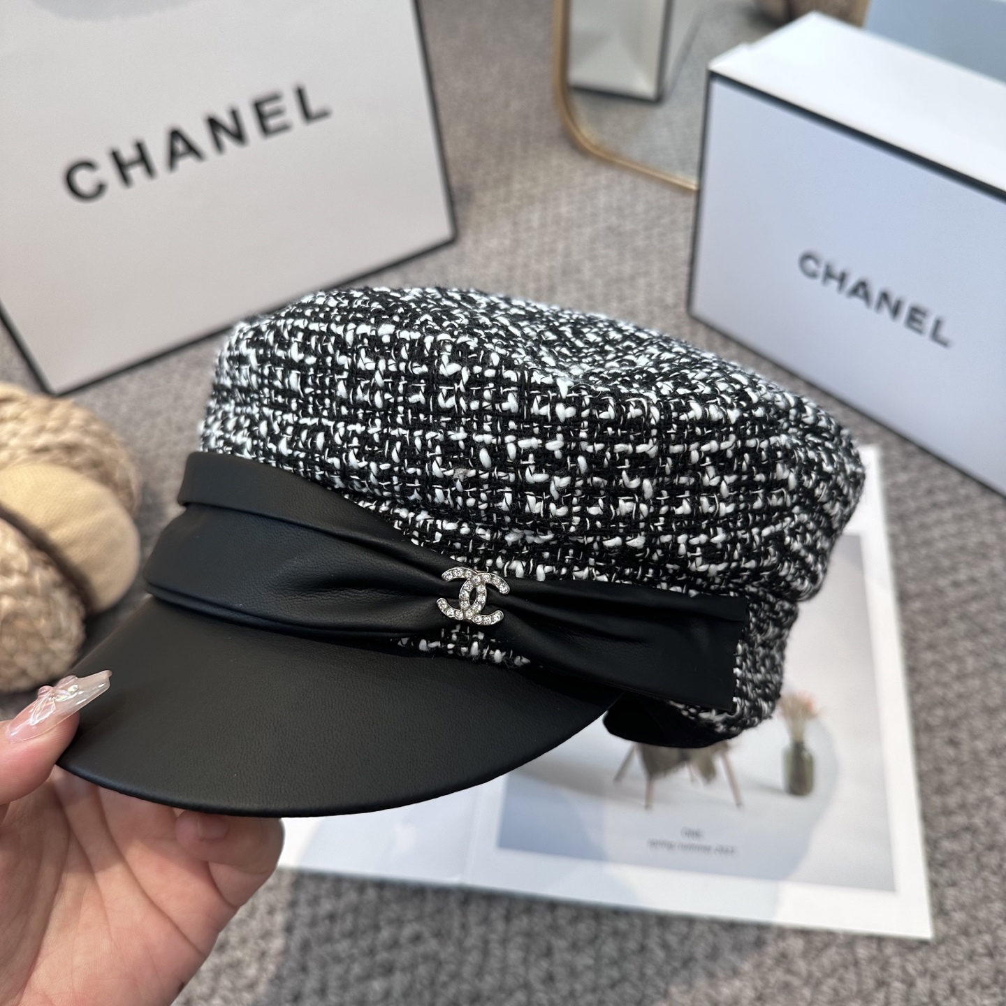  CHANEL高版本 香奈儿 新款军帽 ，简约经典logo，质感超级赞👍，精致大牌范，女神必备神器 