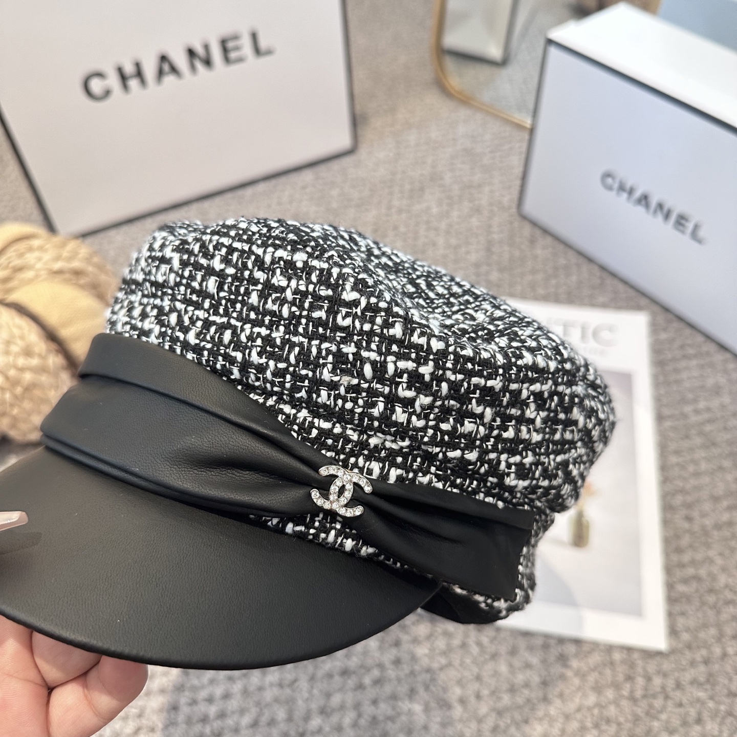  CHANEL高版本 香奈儿 新款军帽 ，简约经典logo，质感超级赞👍，精致大牌范，女神必备神器 