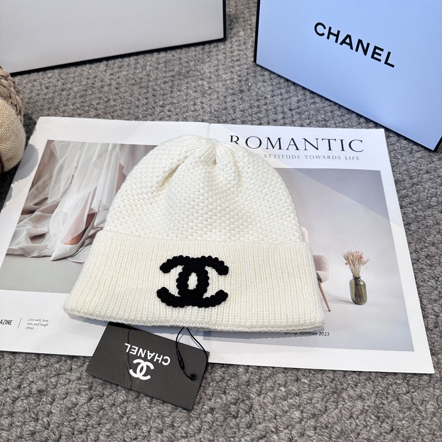 Chanel官网品质香奈儿秋冬网红时尚博主推荐款毛线帽，小红书爆款，手感超柔软舒适的针织线帽，弹性极佳！