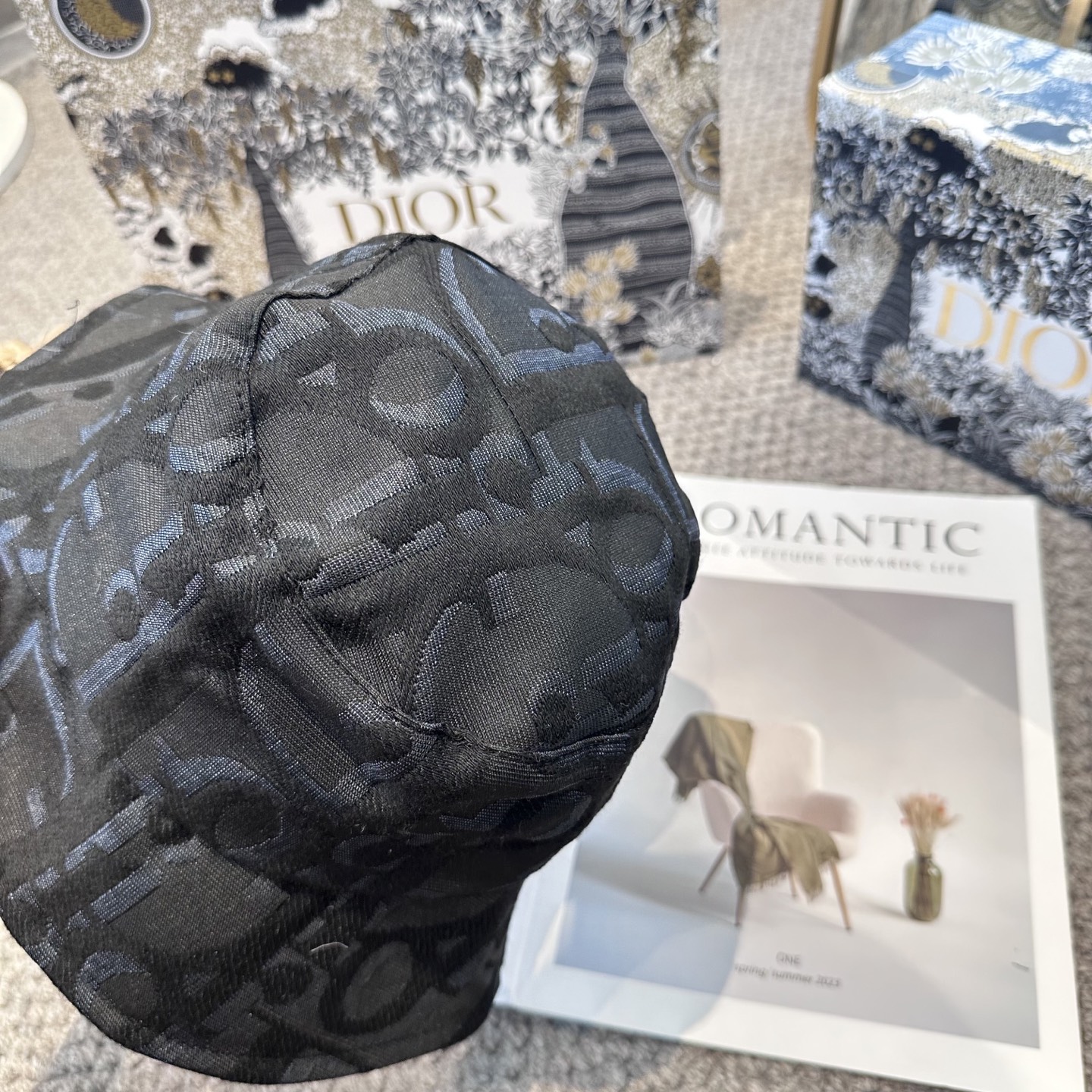 P70 迪奥Dior 官网最新老花 迪奥logo渔夫帽，防晒指数超高，特别显脸小，有型不软塌，可随意折叠，携带方便🤗