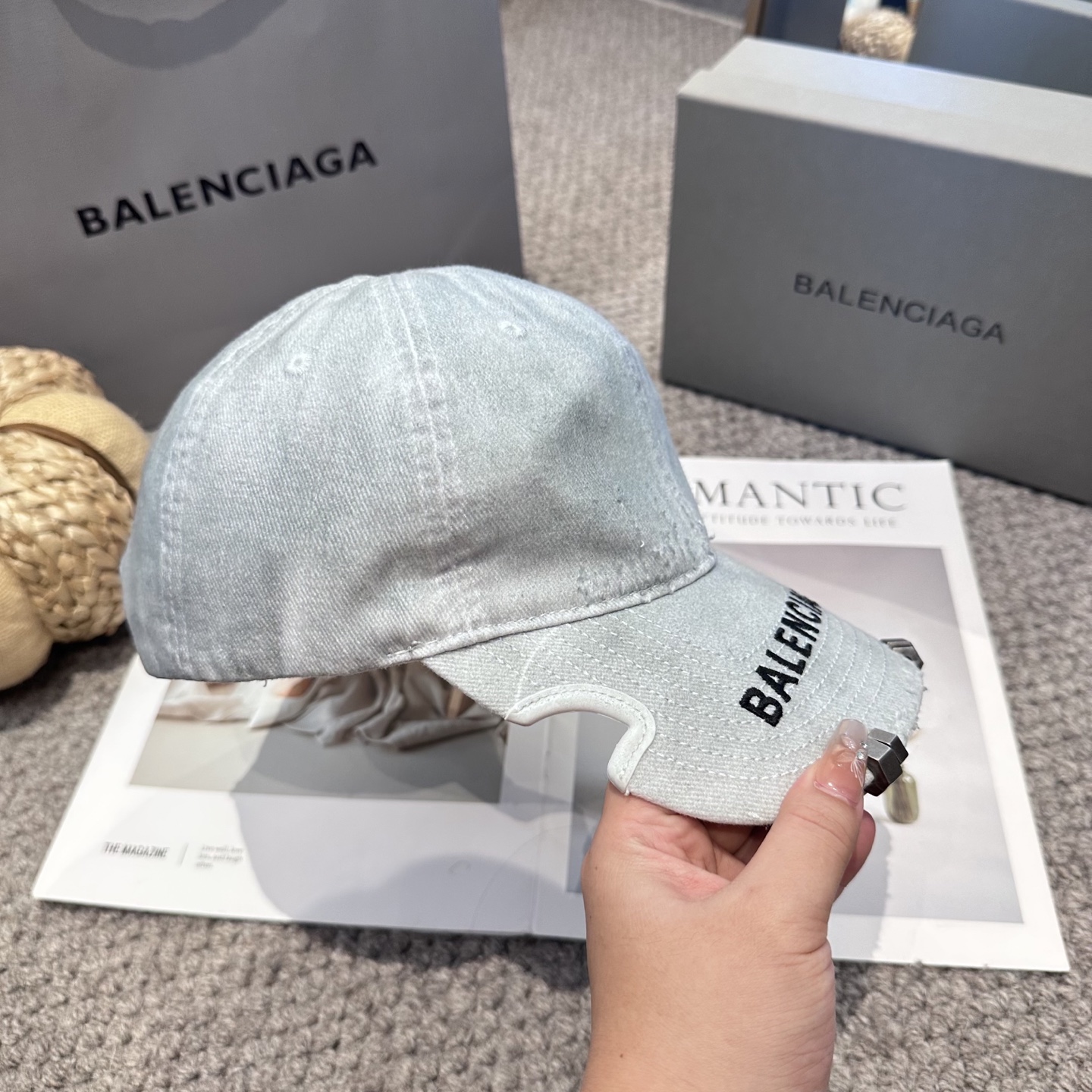 新品Balencia*a 巴黎世家字母新款棒球帽现货秒发🧢简约时尚超级无敌好看的帽子！情侣款！