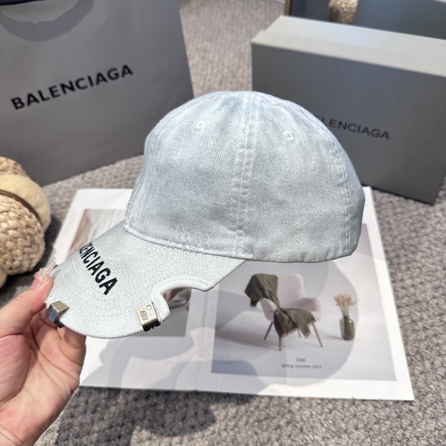 新品Balencia*a 巴黎世家字母新款棒球帽现货秒发🧢简约时尚超级无敌好看的帽子！情侣款！
