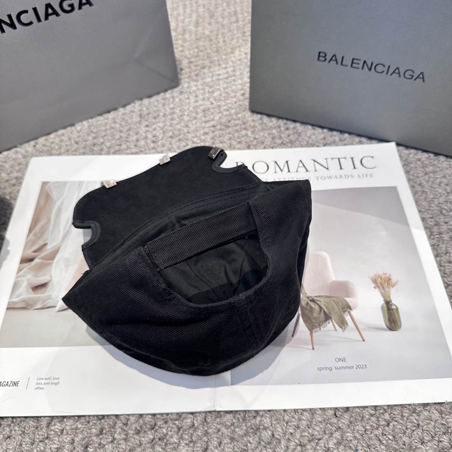 新品Balencia*a 巴黎世家字母新款棒球帽现货秒发🧢简约时尚超级无敌好看的帽子！情侣款！