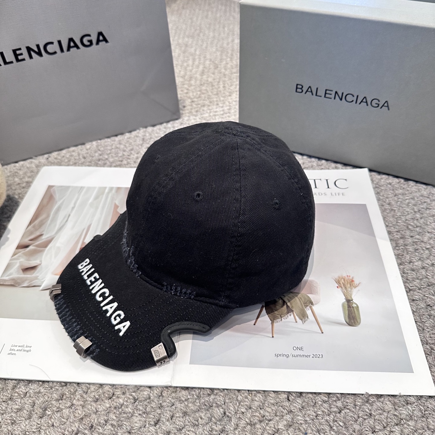 新品Balencia*a 巴黎世家字母新款棒球帽现货秒发🧢简约时尚超级无敌好看的帽子！情侣款！
