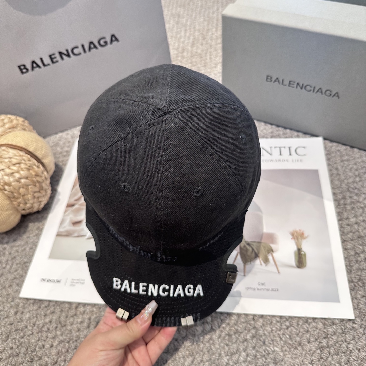 新品Balencia*a 巴黎世家字母新款棒球帽现货秒发🧢简约时尚超级无敌好看的帽子！情侣款！