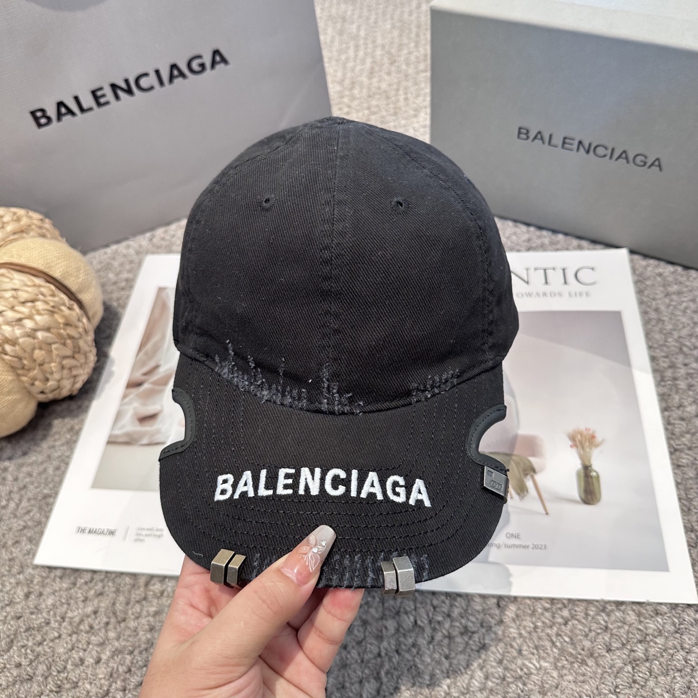新品Balencia*a 巴黎世家字母新款棒球帽现货秒发🧢简约时尚超级无敌好看的帽子！情侣款！