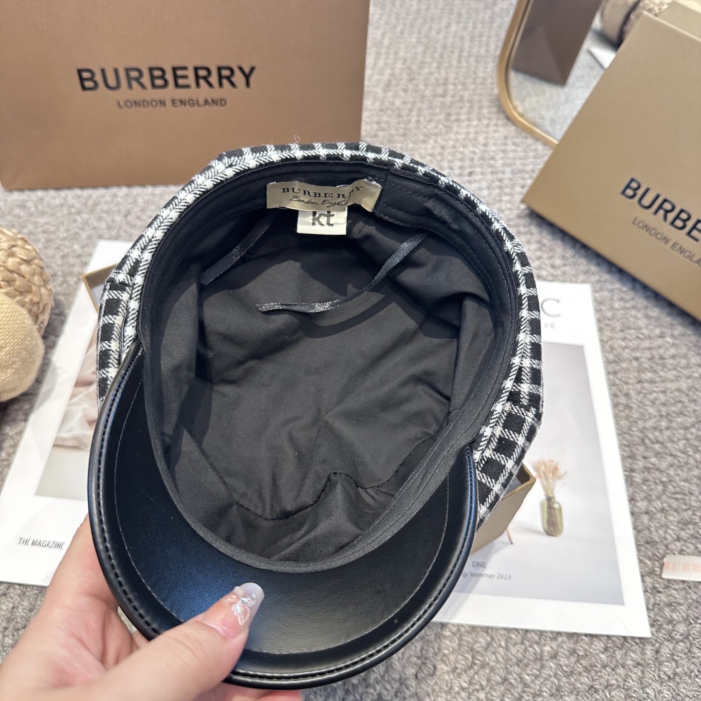  BURBERRY（巴宝莉）新款战马 八角帽。大牌高级十感足！简约尚时风，男女同款！高质品，尊享品质感！