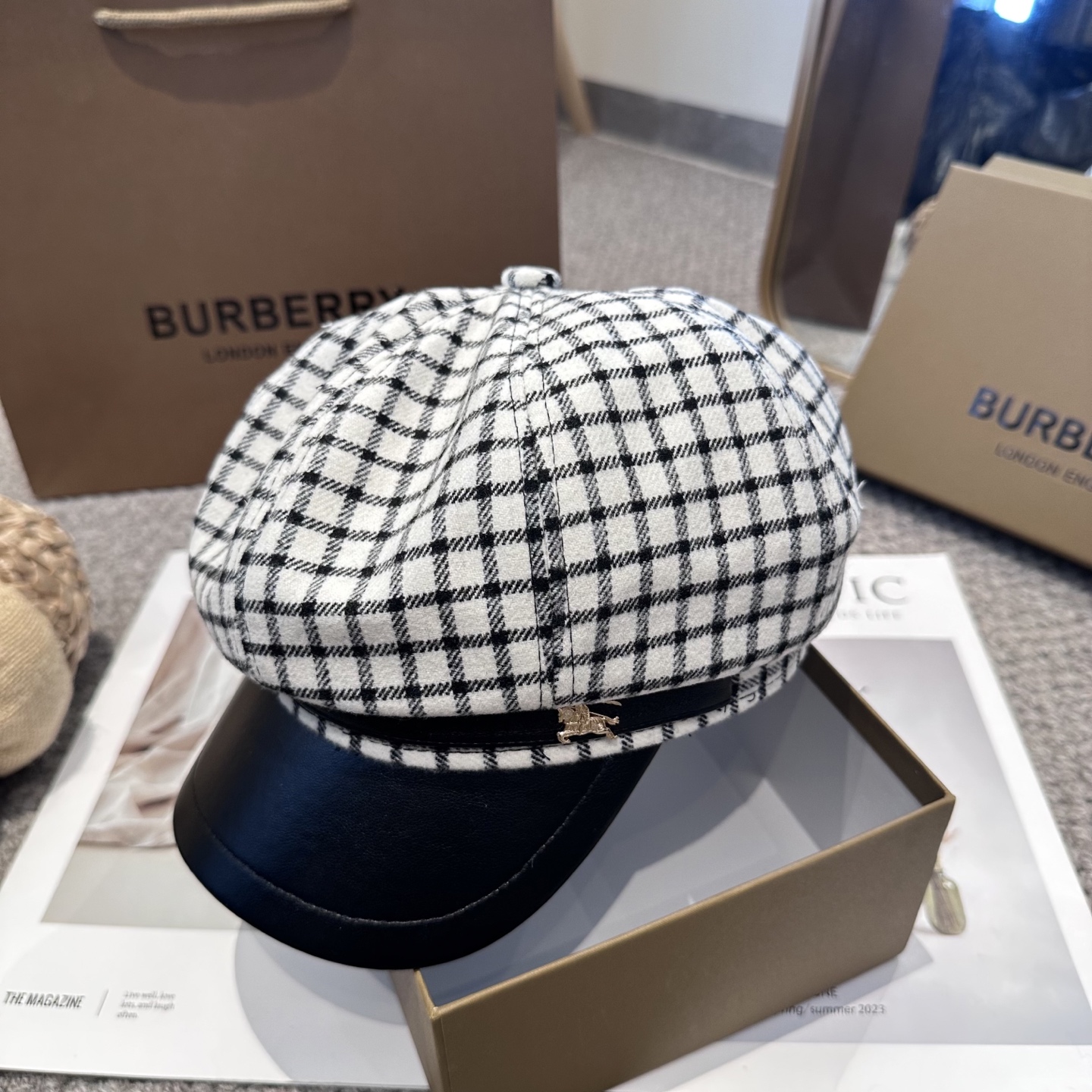  BURBERRY（巴宝莉）新款战马 八角帽。大牌高级十感足！简约尚时风，男女同款！高质品，尊享品质感！