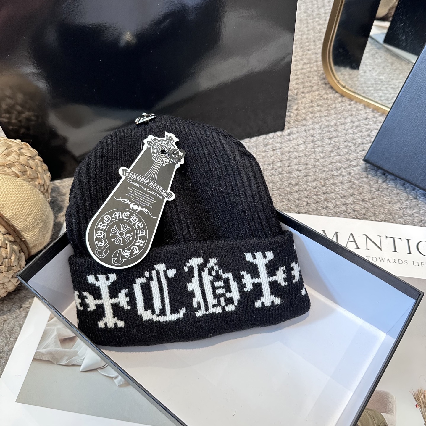 克罗心 秋冬款羊毛针织毛线帽这款必定是极简主义的最爱干净，利索，时尚百搭，绝对不挑脸型！属于时尚经典的万