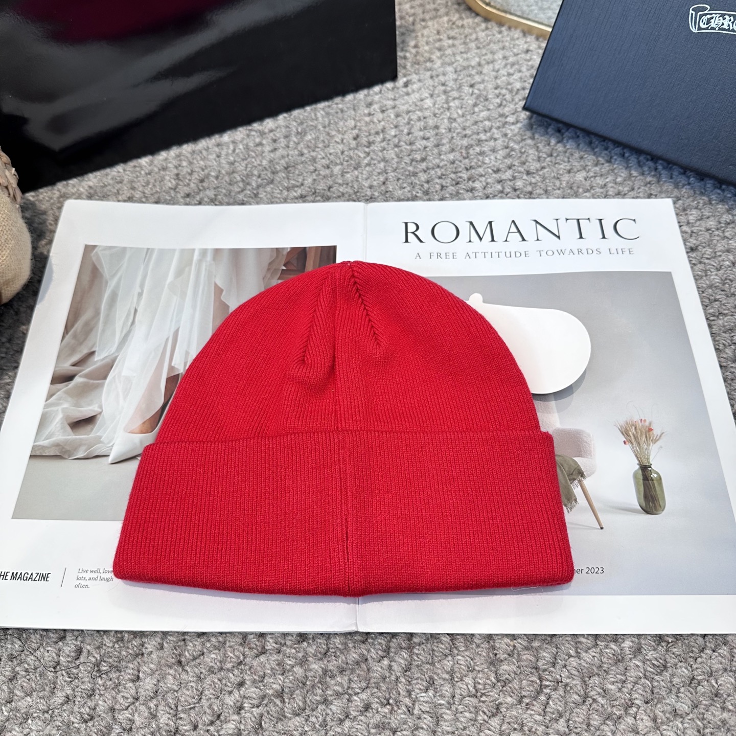 克罗心 秋冬款羊毛针织毛线帽这款必定是极简主义的最爱干净，利索，时尚百搭，绝对不挑脸型！属于时尚经典的万