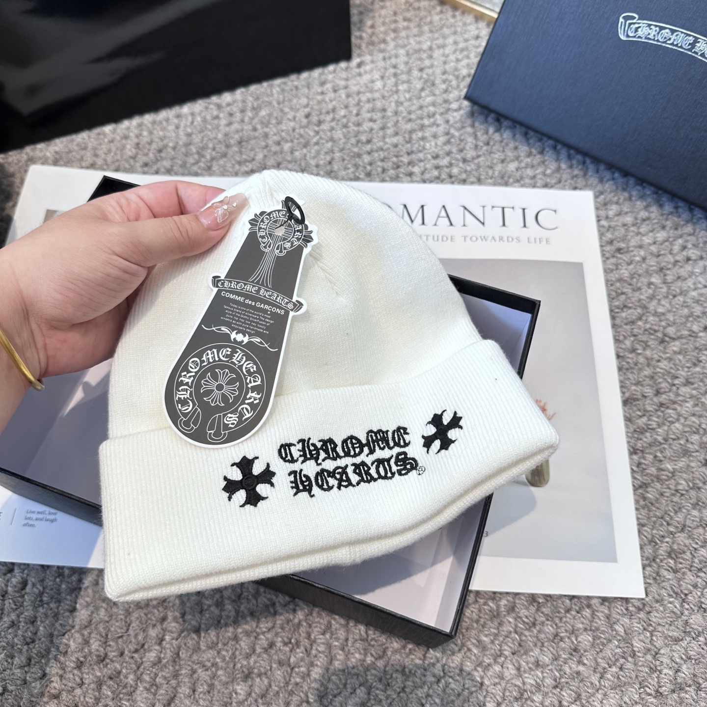 克罗心 秋冬款羊毛针织毛线帽这款必定是极简主义的最爱干净，利索，时尚百搭，绝对不挑脸型！属于时尚经典的万