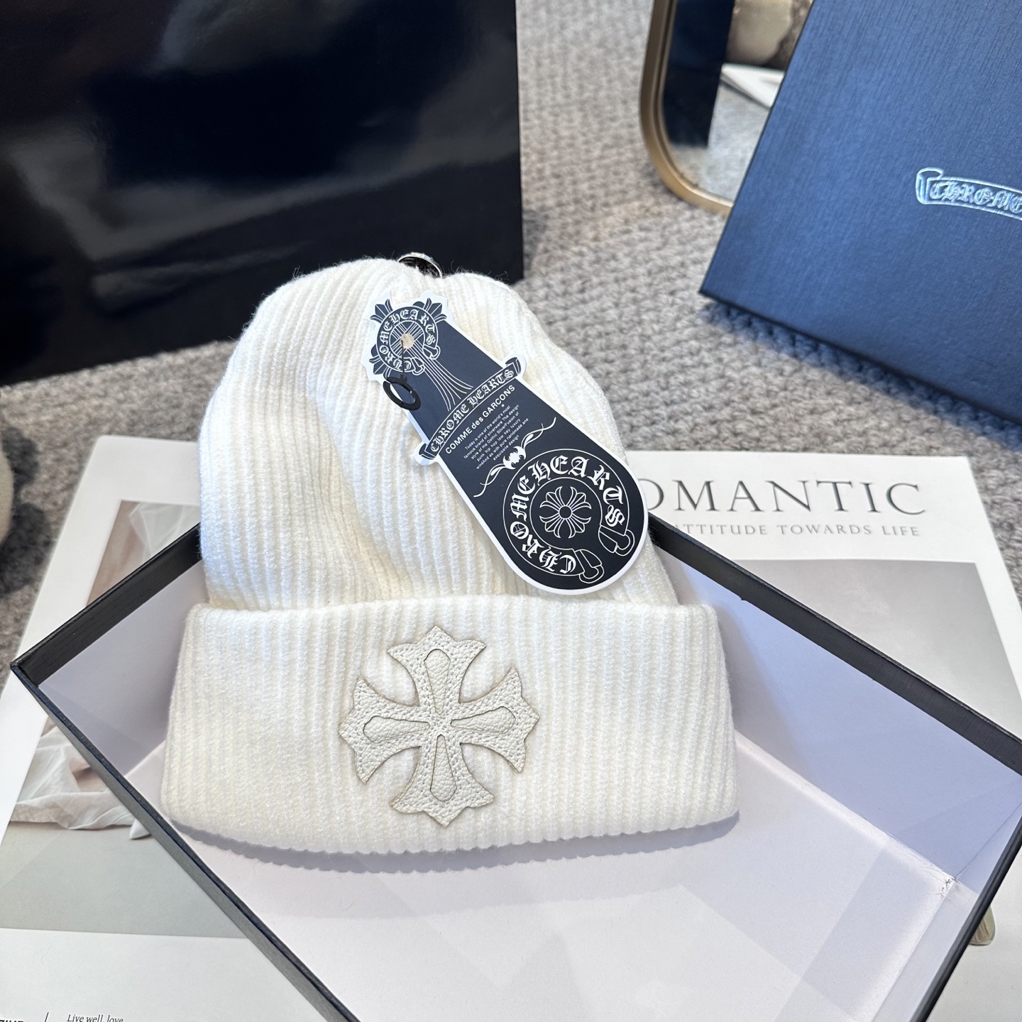 克罗心 秋冬款羊毛针织毛线帽这款必定是极简主义的最爱干净，利索，时尚百搭，绝对不挑脸型！属于时尚经典的万