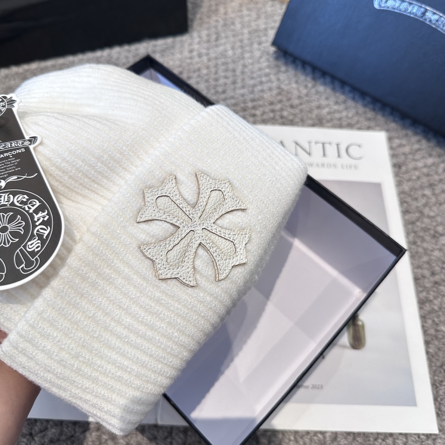 克罗心 秋冬款羊毛针织毛线帽这款必定是极简主义的最爱干净，利索，时尚百搭，绝对不挑脸型！属于时尚经典的万