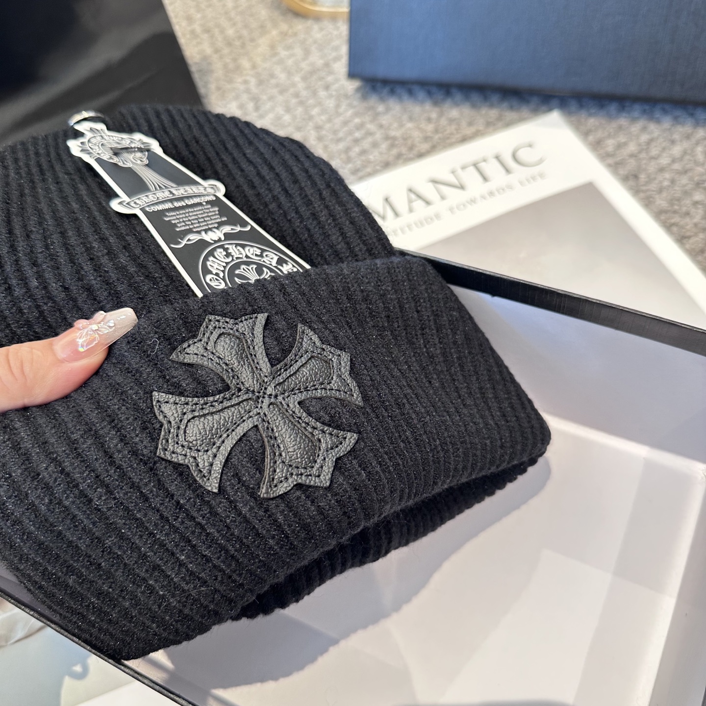 克罗心 秋冬款羊毛针织毛线帽这款必定是极简主义的最爱干净，利索，时尚百搭，绝对不挑脸型！属于时尚经典的万