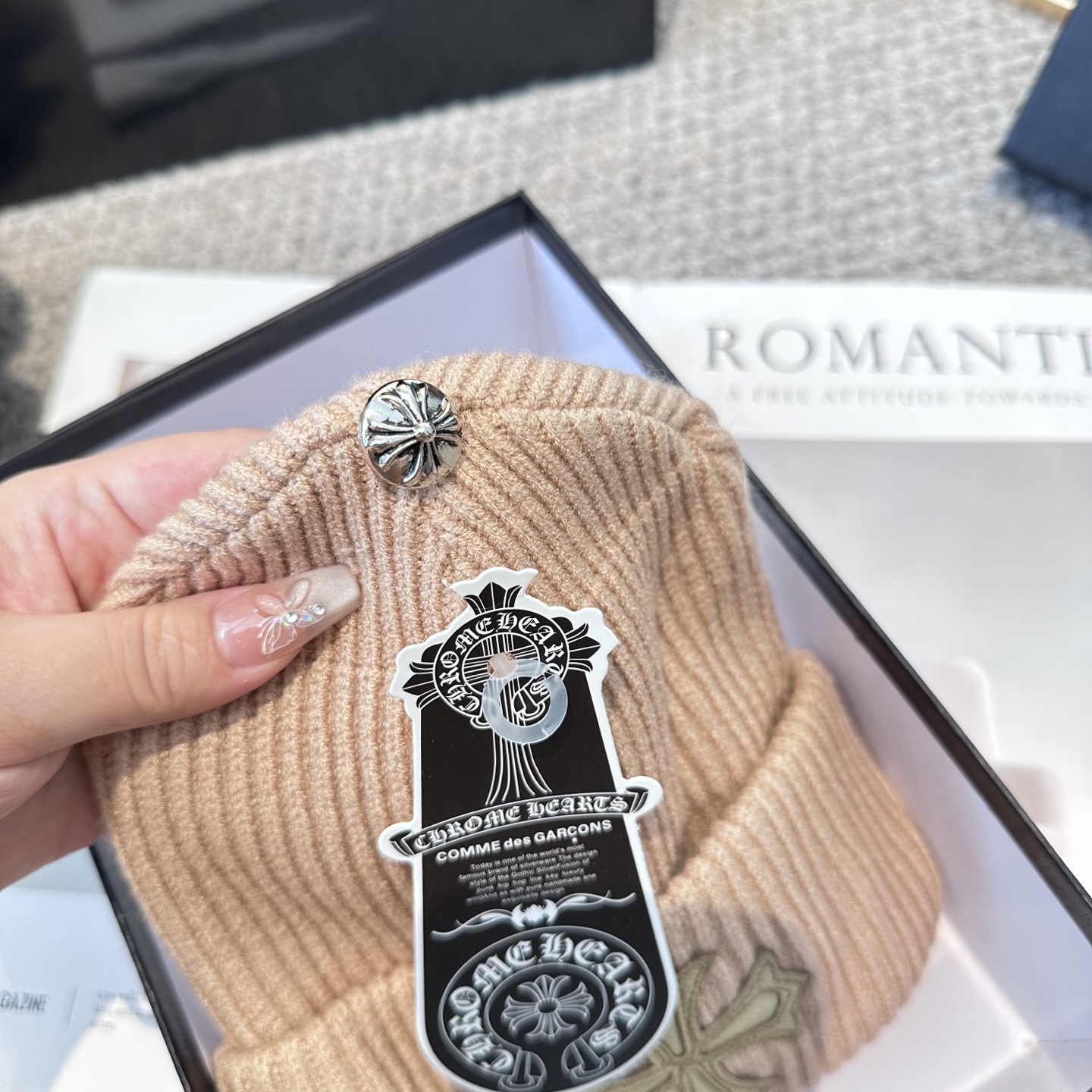 克罗心 秋冬款羊毛针织毛线帽这款必定是极简主义的最爱干净，利索，时尚百搭，绝对不挑脸型！属于时尚经典的万