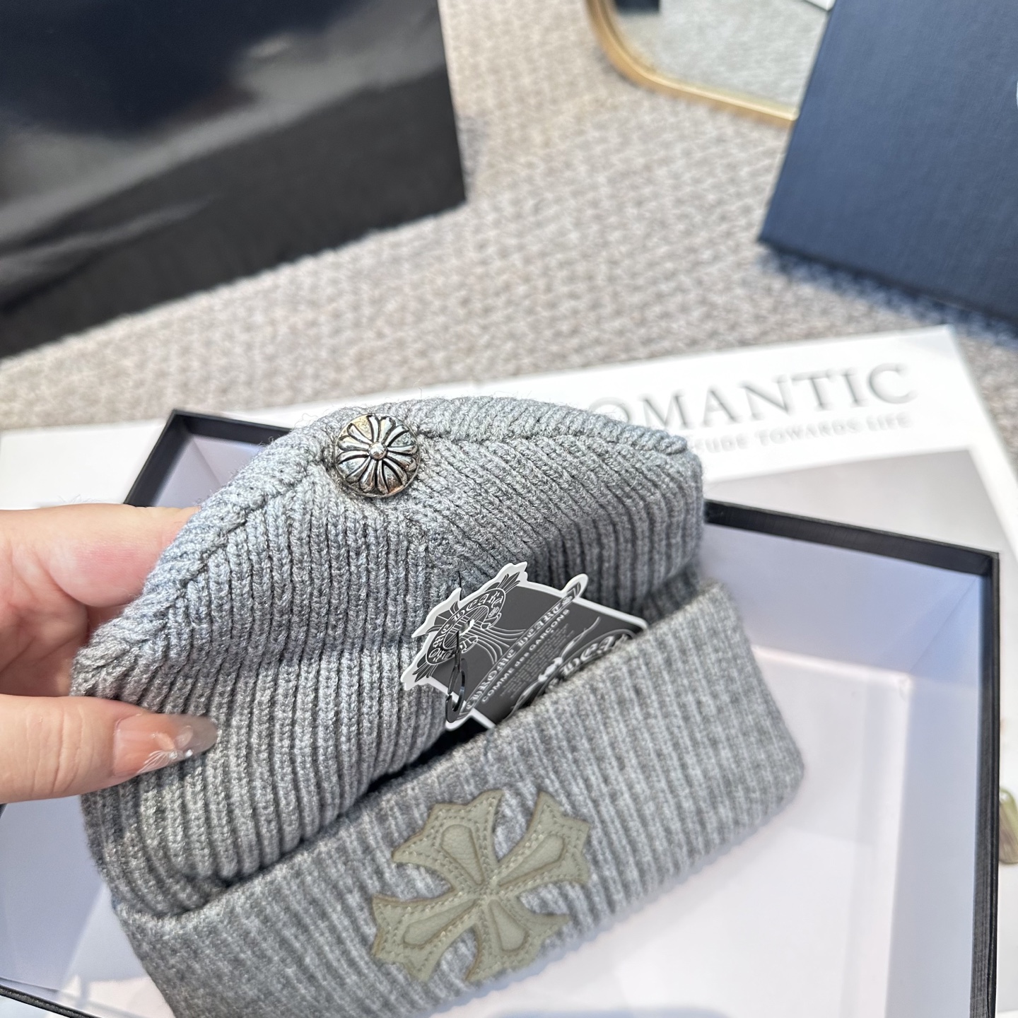 克罗心 秋冬款羊毛针织毛线帽这款必定是极简主义的最爱干净，利索，时尚百搭，绝对不挑脸型！属于时尚经典的万