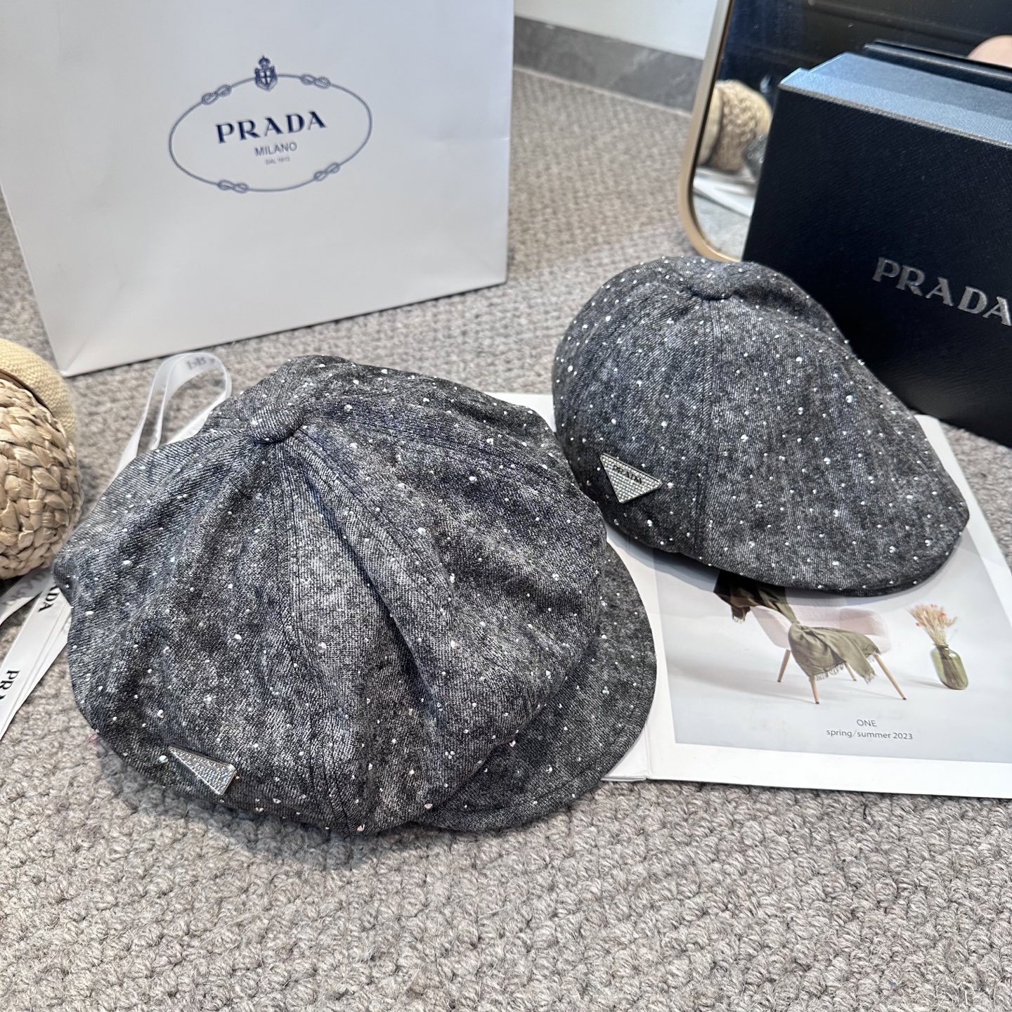  PRADA普拉达2025新款时尚百搭前进帽 亮片 非常有质感的一款
