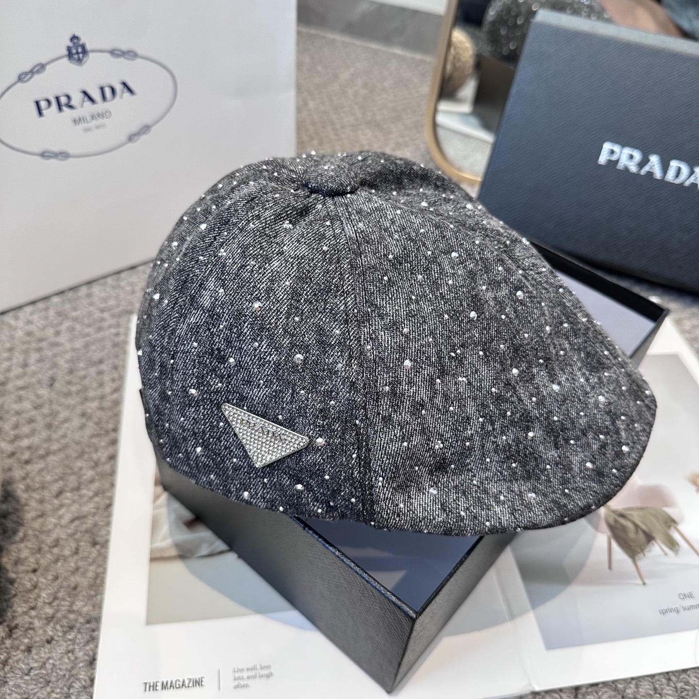  PRADA普拉达2025新款时尚百搭前进帽 亮片 非常有质感的一款