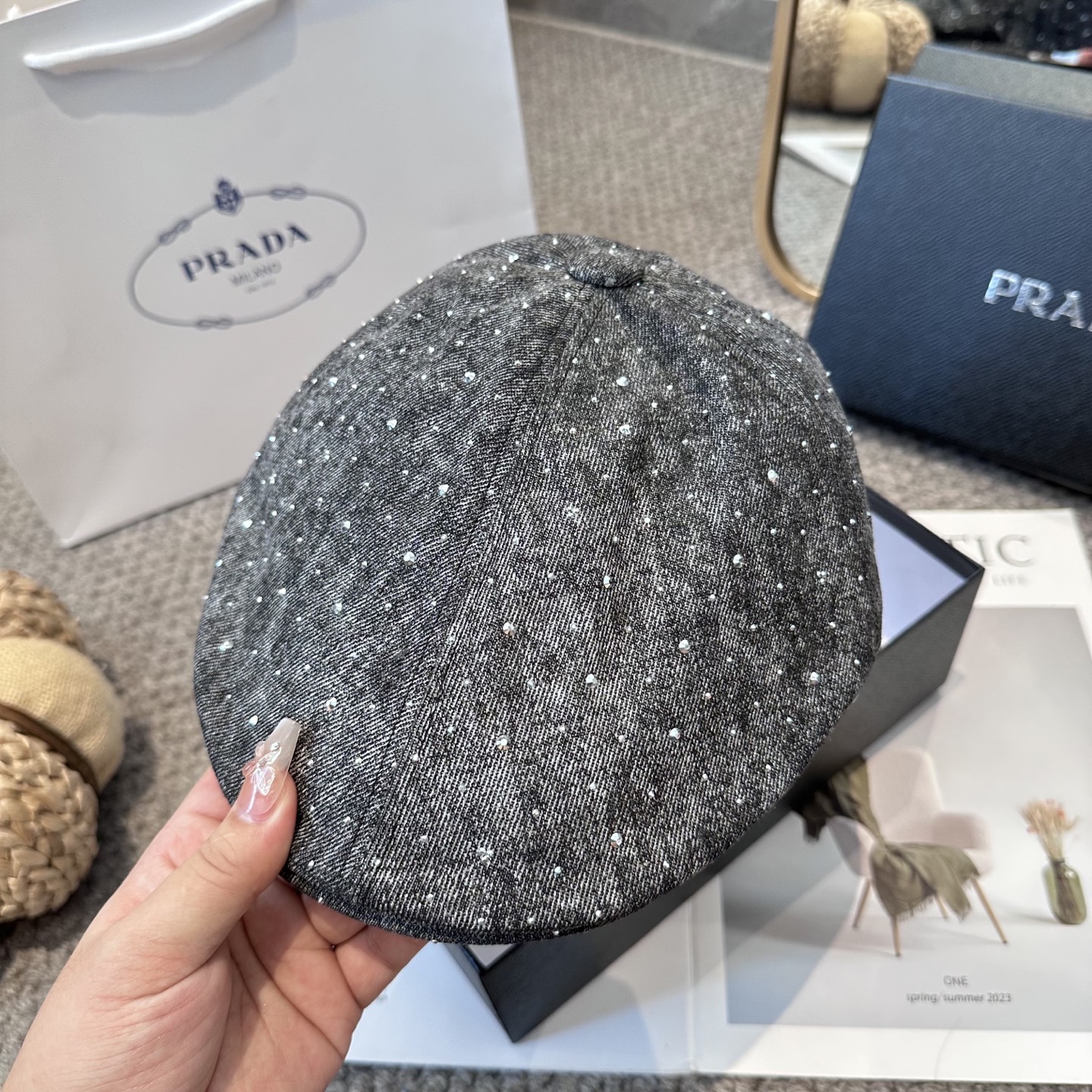  PRADA普拉达2025新款时尚百搭前进帽 亮片 非常有质感的一款
