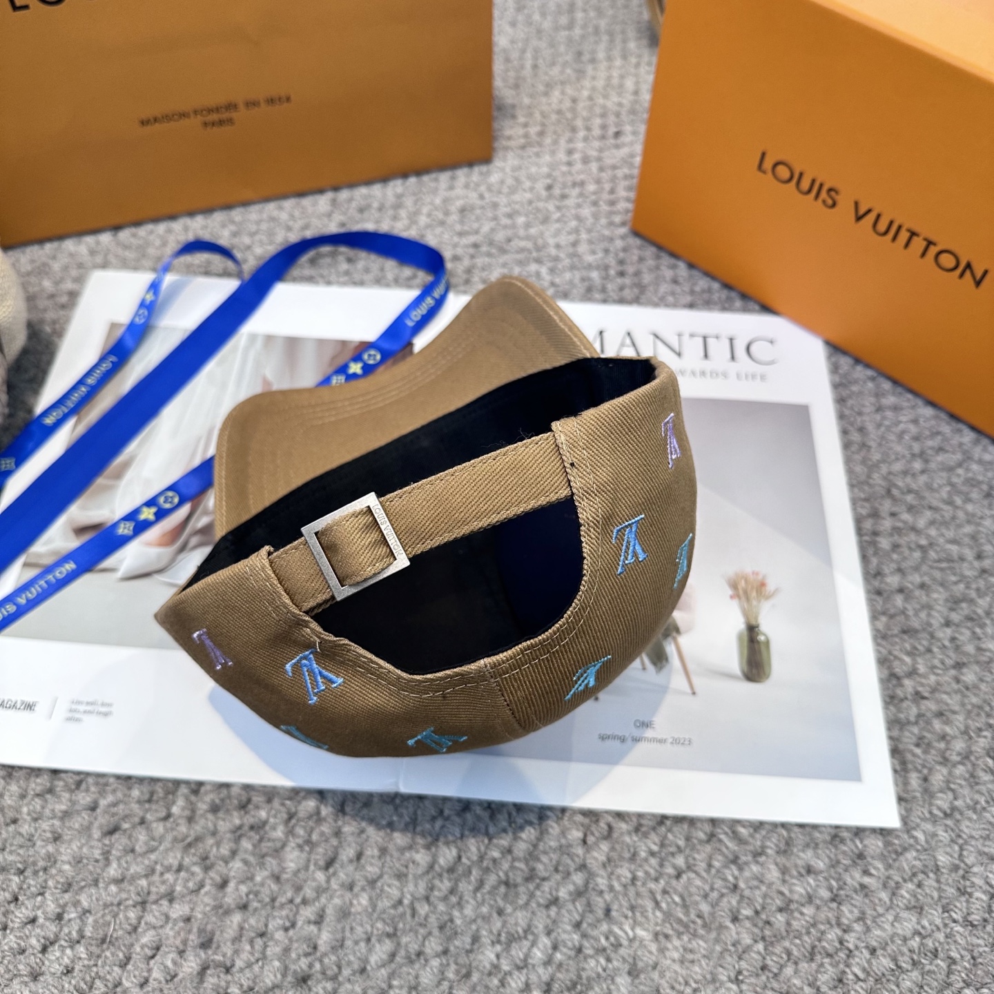 🧢路易威登棒球帽 LouisVuitton😍新款LV棒球帽，重工打造♥️高端大气，百搭款🤗男女通用！
